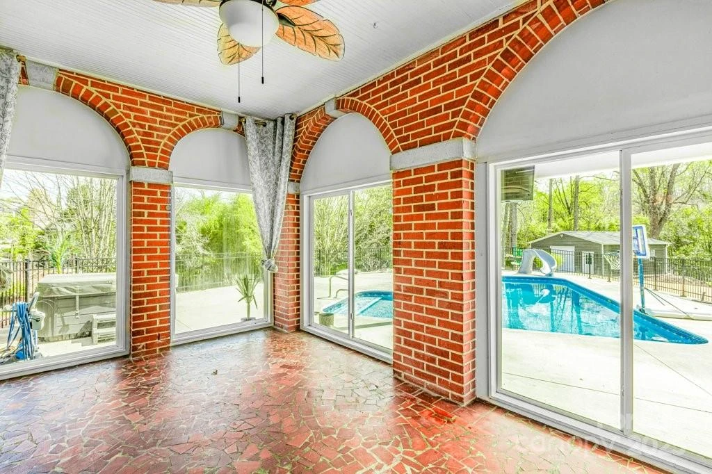 300 Morgan Street - Photo 16