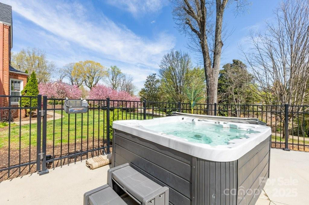 300 Morgan Street - Photo 30