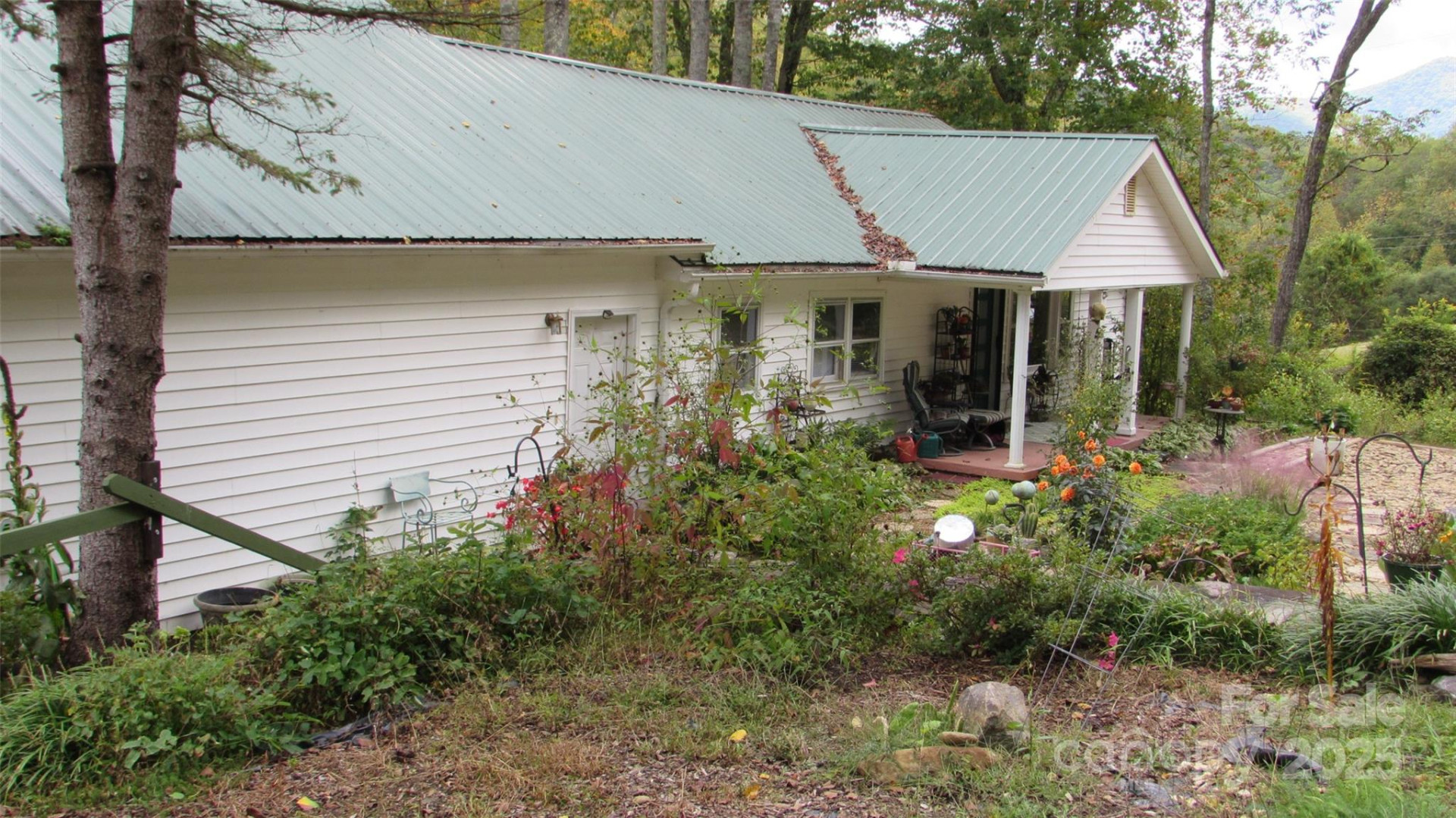 524 Clear Creek Road - Photo 2