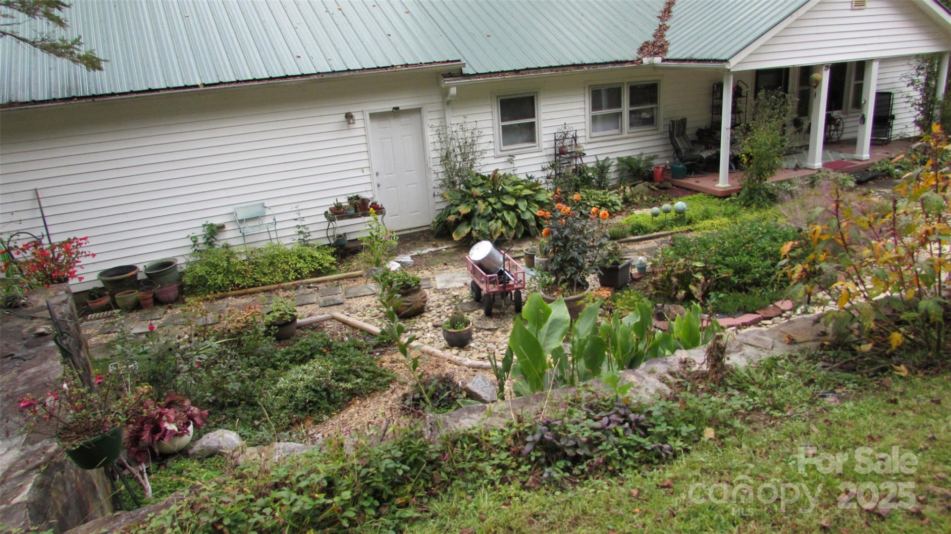 524 Clear Creek Road - Photo 3