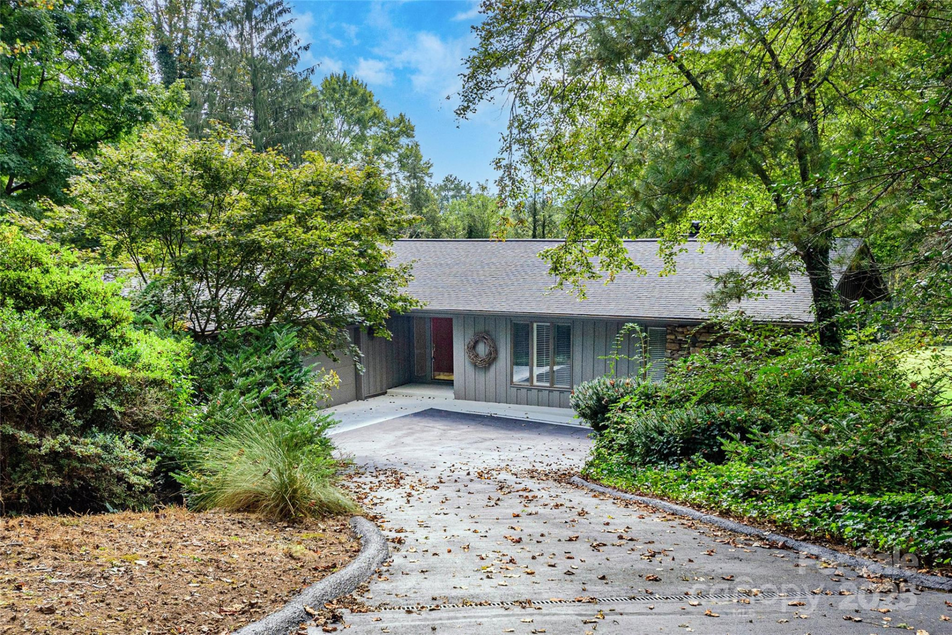 32 Fairway Drive - Photo 2