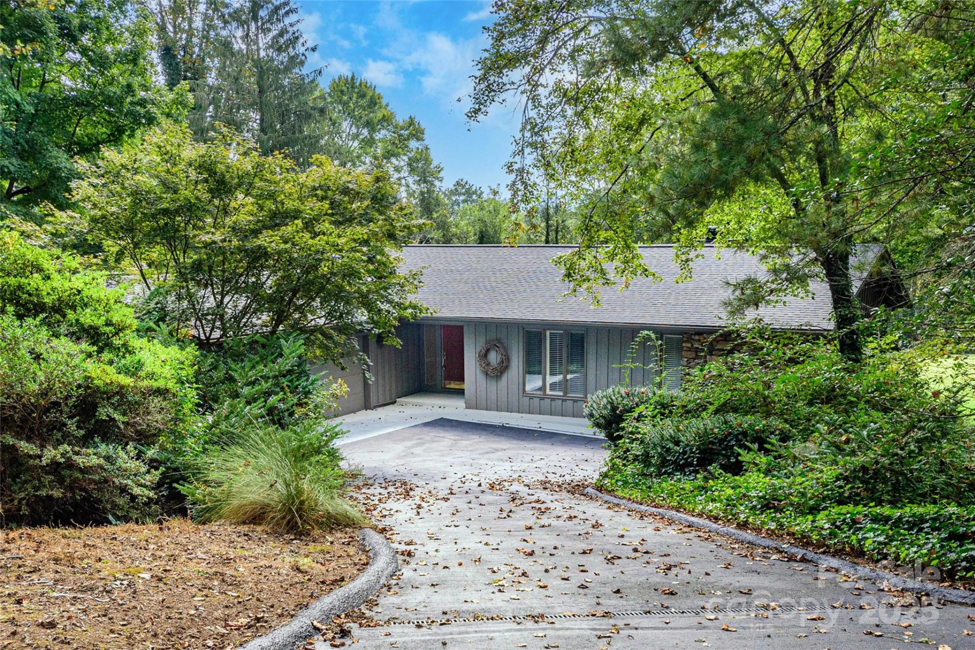 32 Fairway Drive - Photo 2
