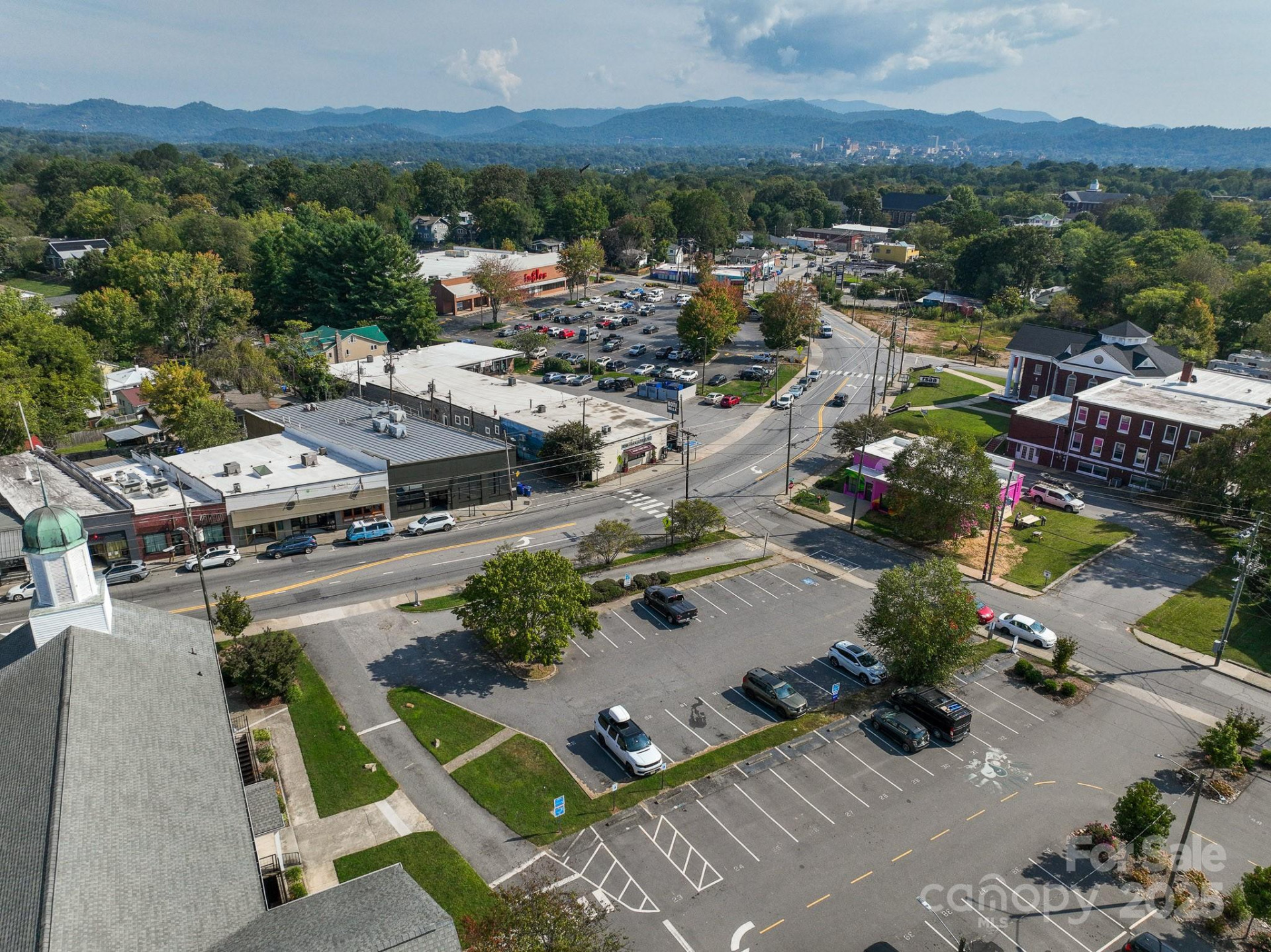 714 Haywood Road - Photo 2