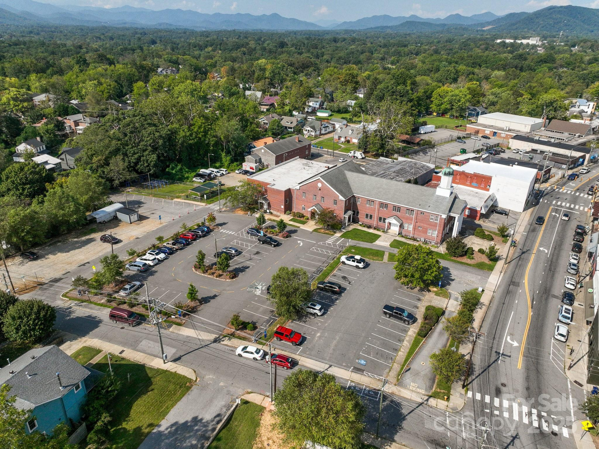 714 Haywood Road - Photo 9