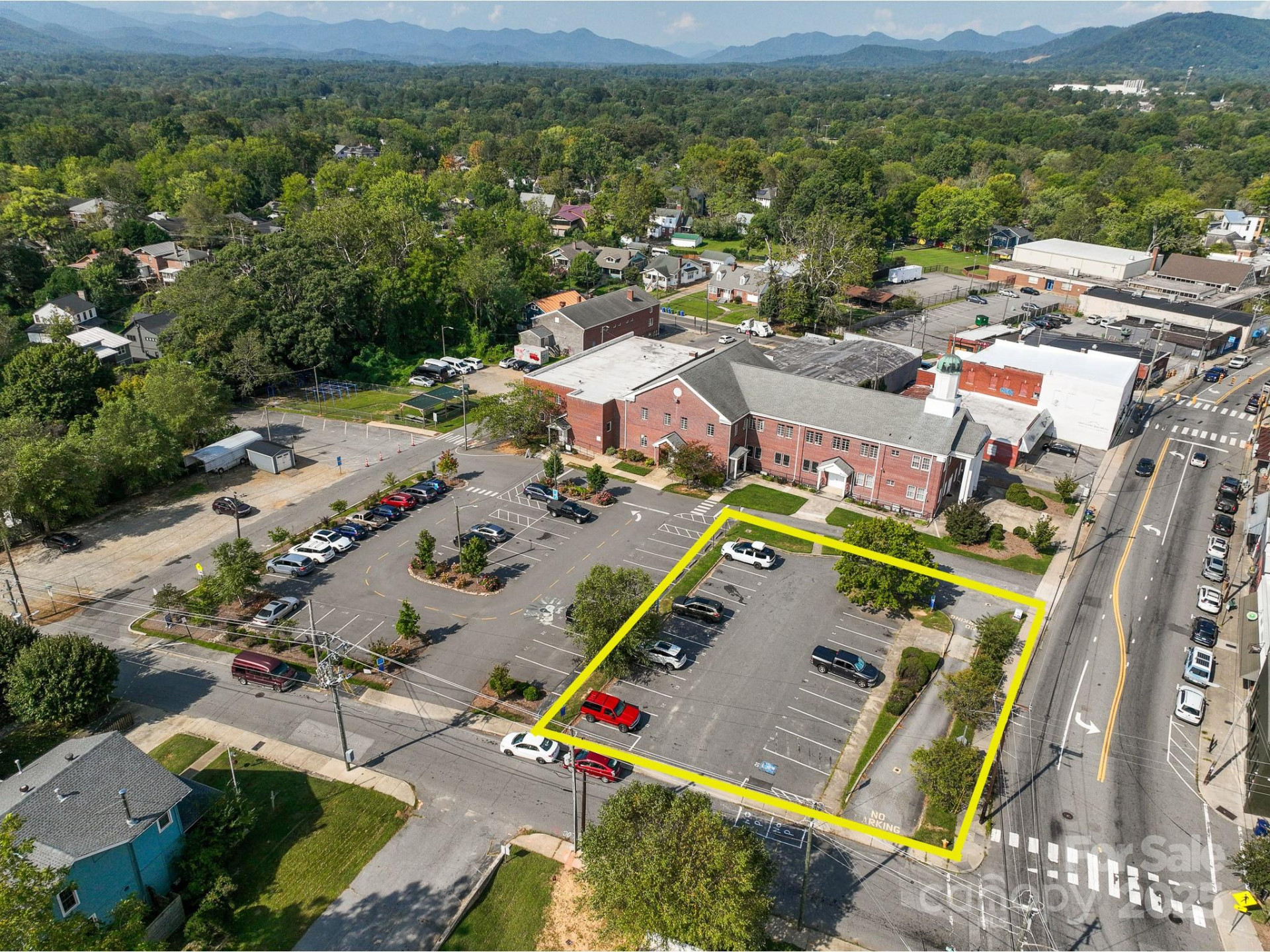 714 Haywood Road - Photo 10