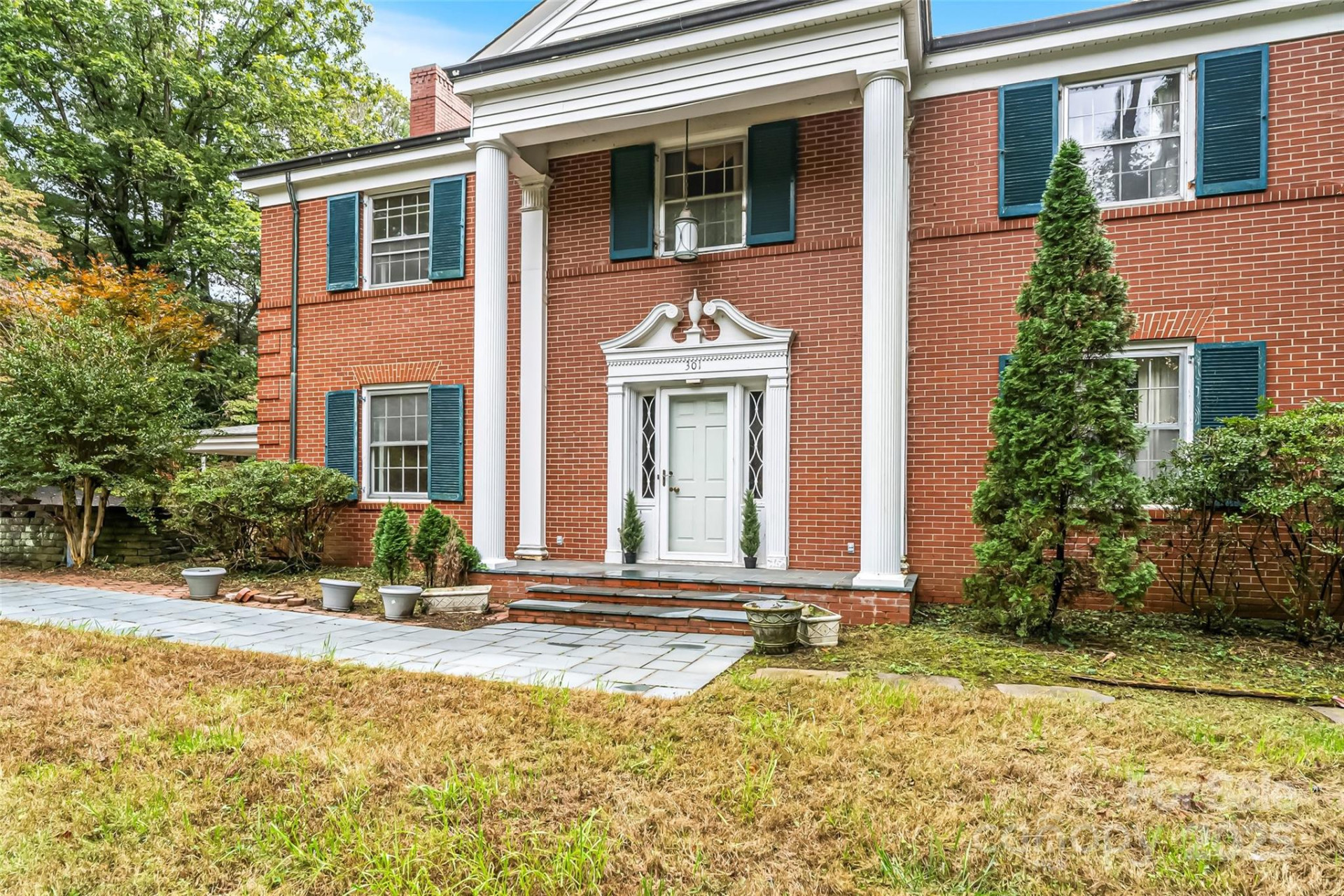 301 Louise Avenue - Photo 3