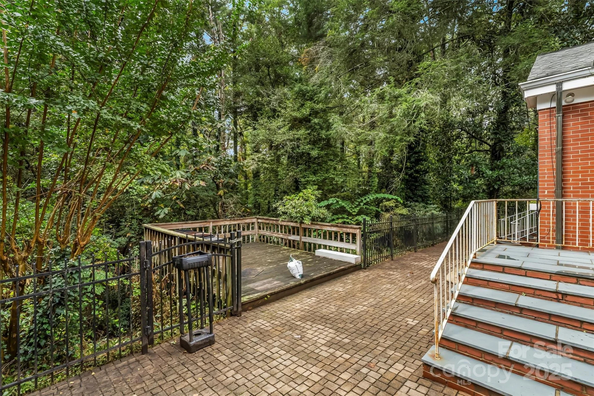 301 Louise Avenue - Photo 35