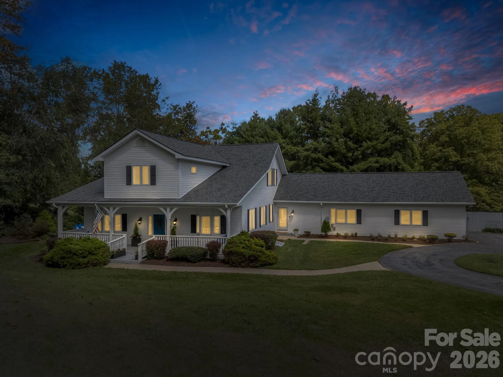 100 Perry Place - Photo 3