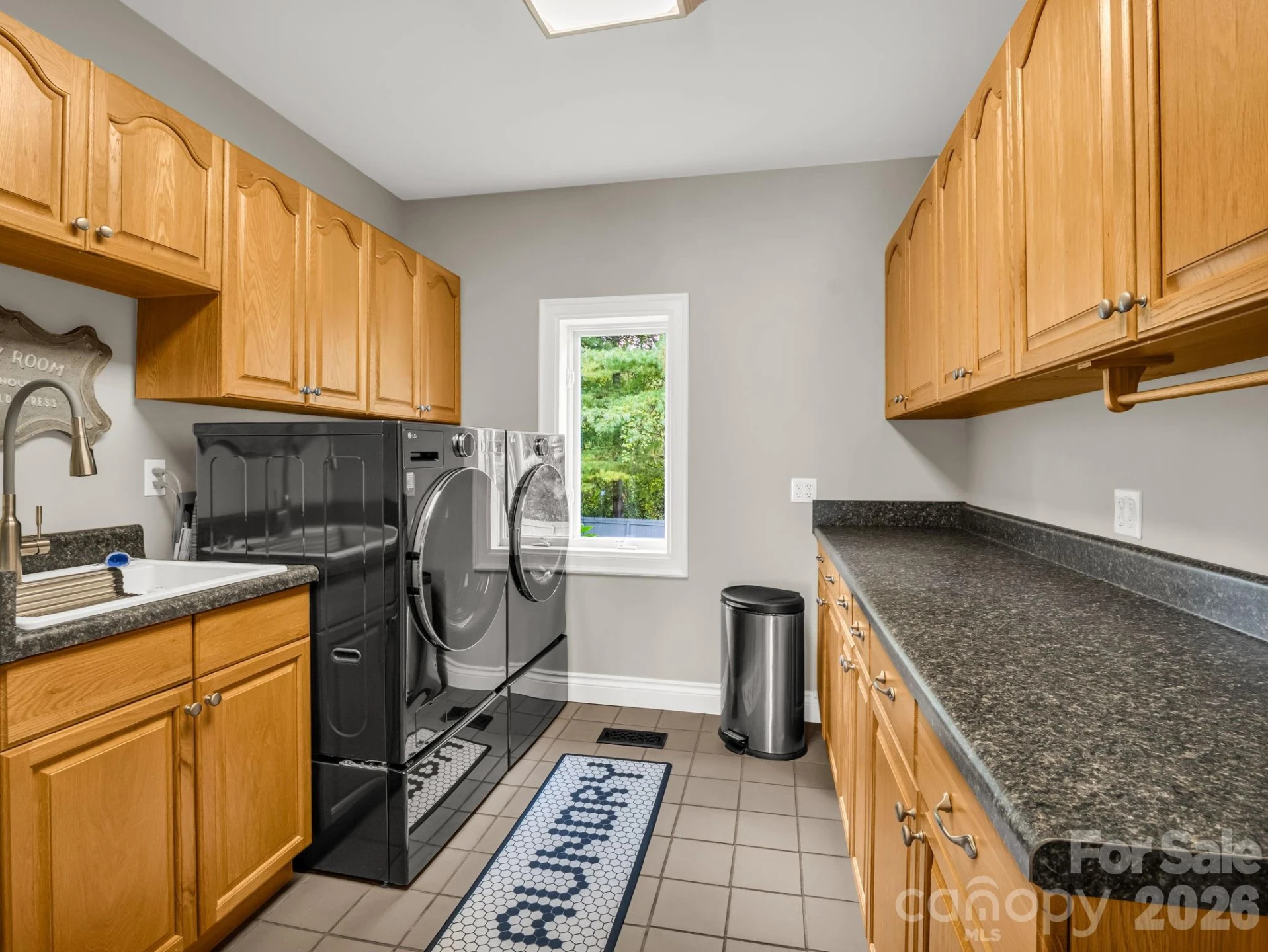 100 Perry Place - Photo 24