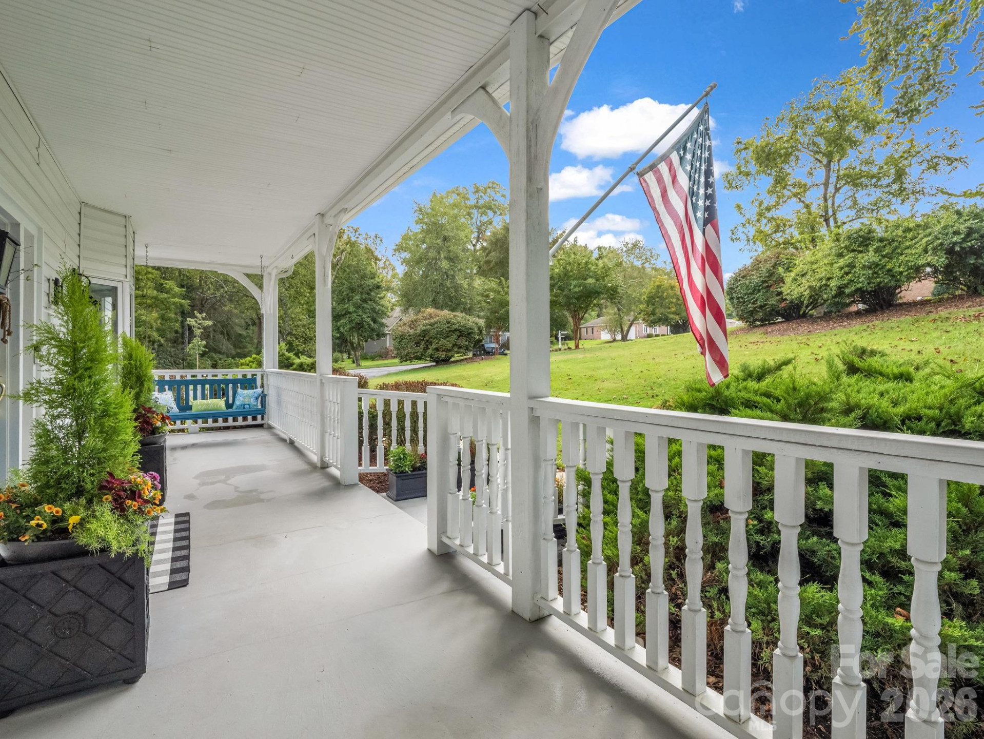 100 Perry Place - Photo 4