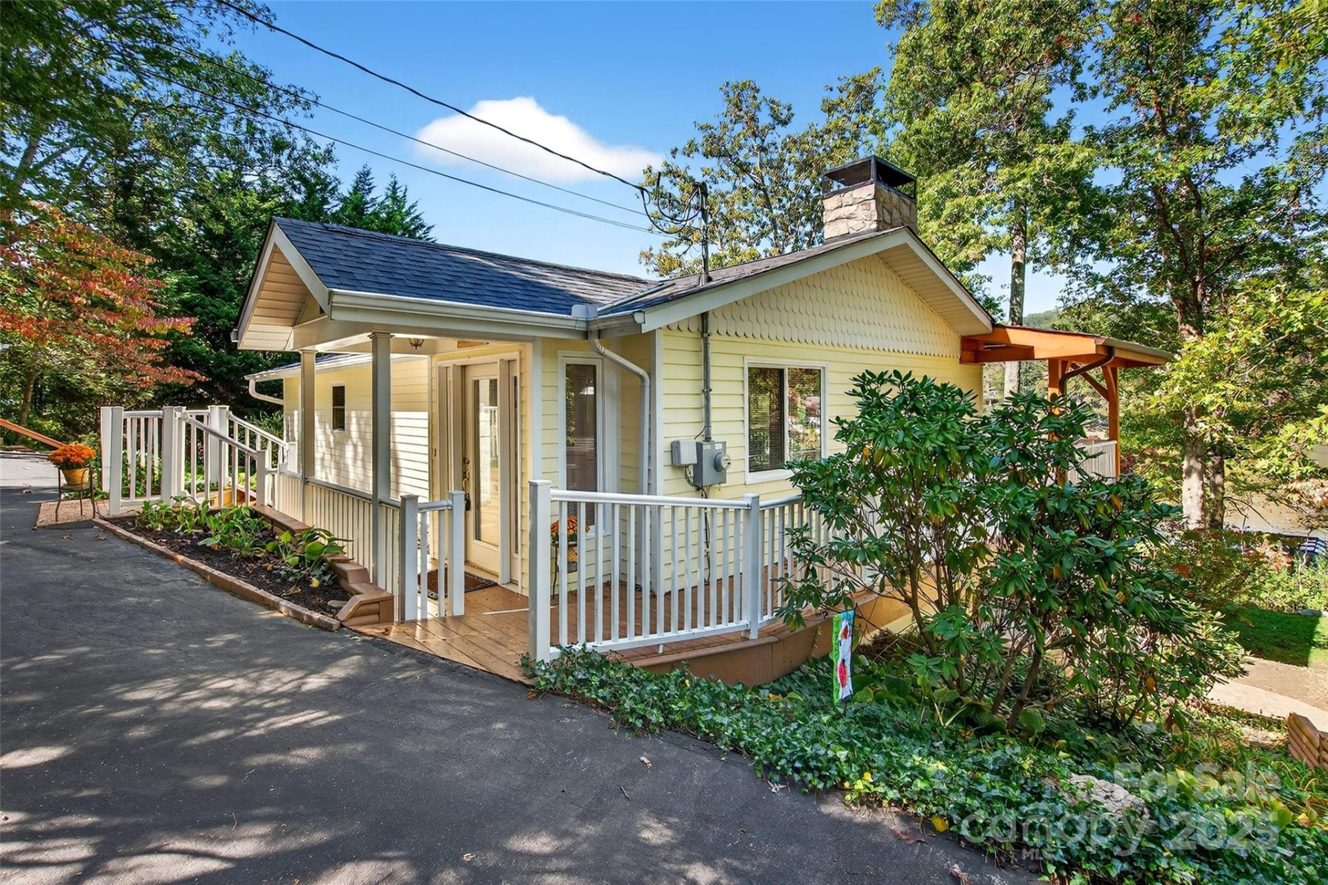 211 Rhododendron Avenue - Photo 2