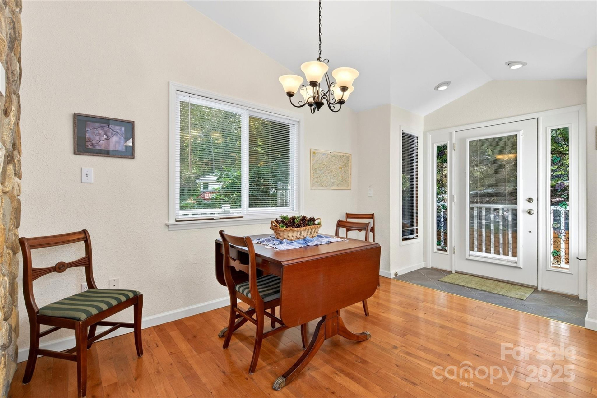 211 Rhododendron Avenue - Photo 8