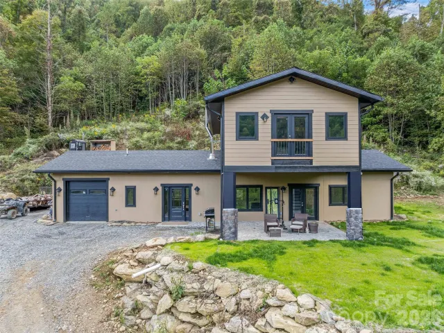 945 Roaring Fork Road