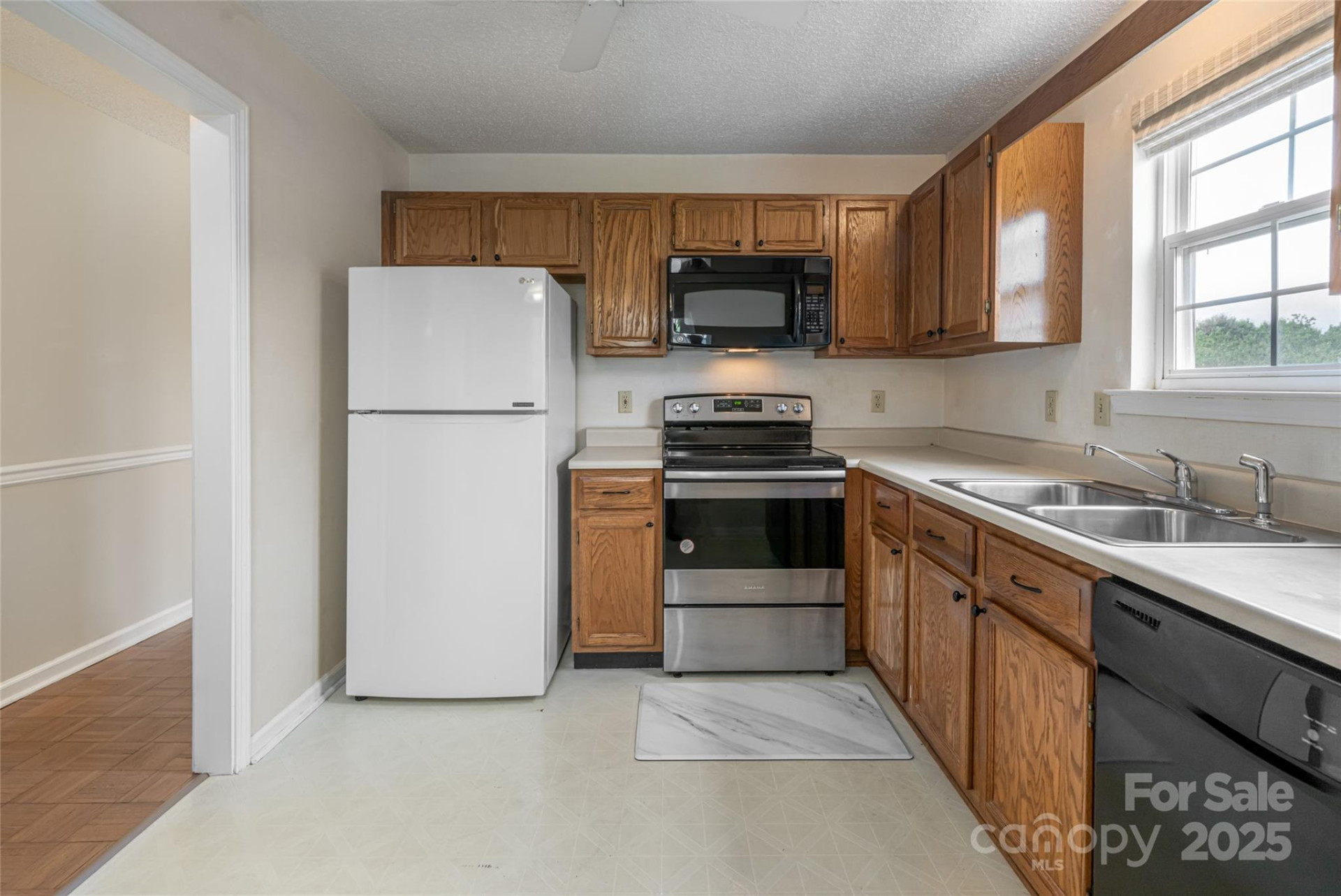 4805 Breakers Lane - Photo 6