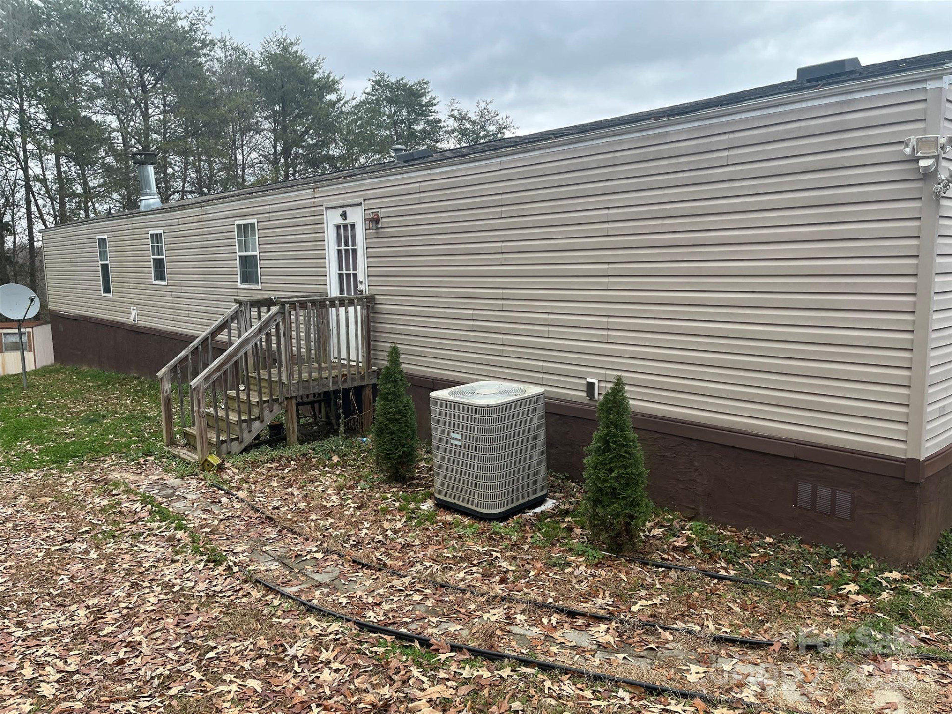 223 Green Acres Road - Photo 2