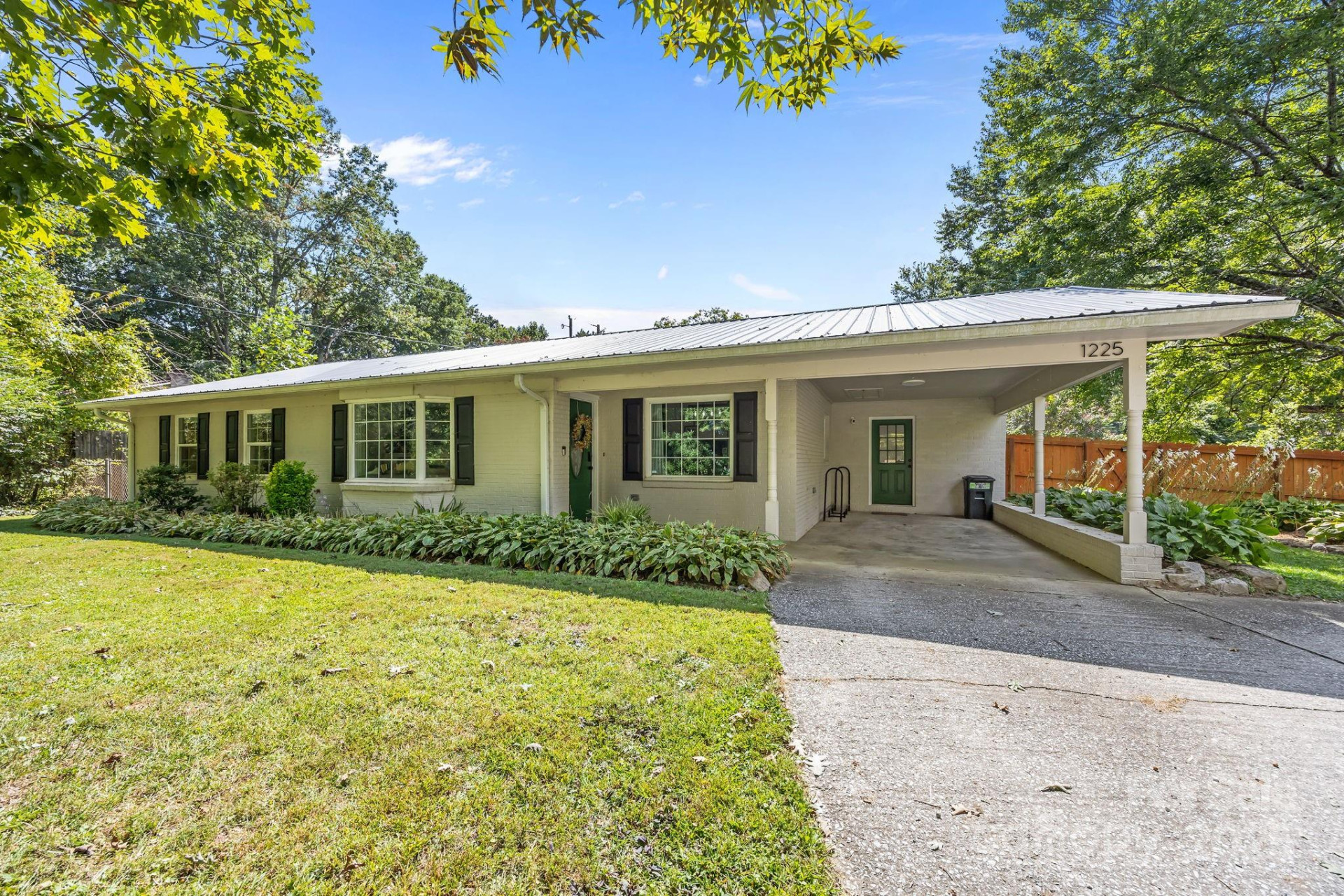 1225 Gilbert Street - Photo 2