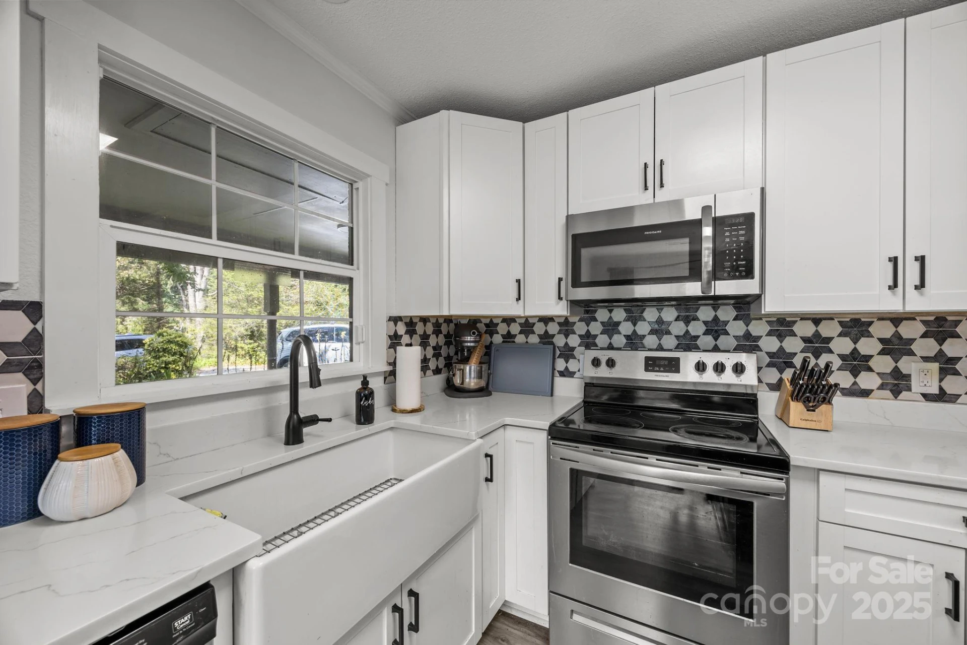 1225 Gilbert Street - Photo 18
