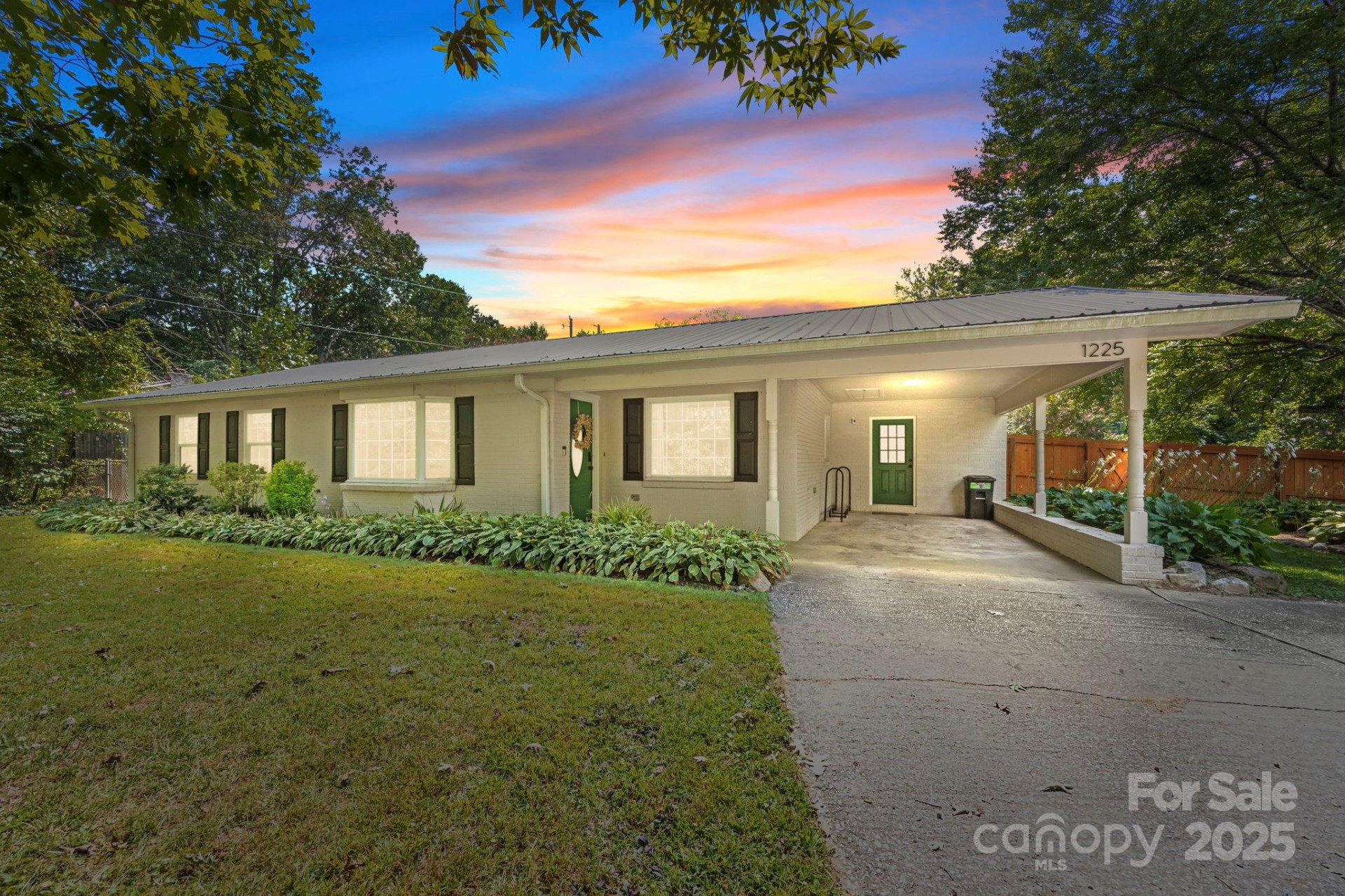 1225 Gilbert Street - Photo 4