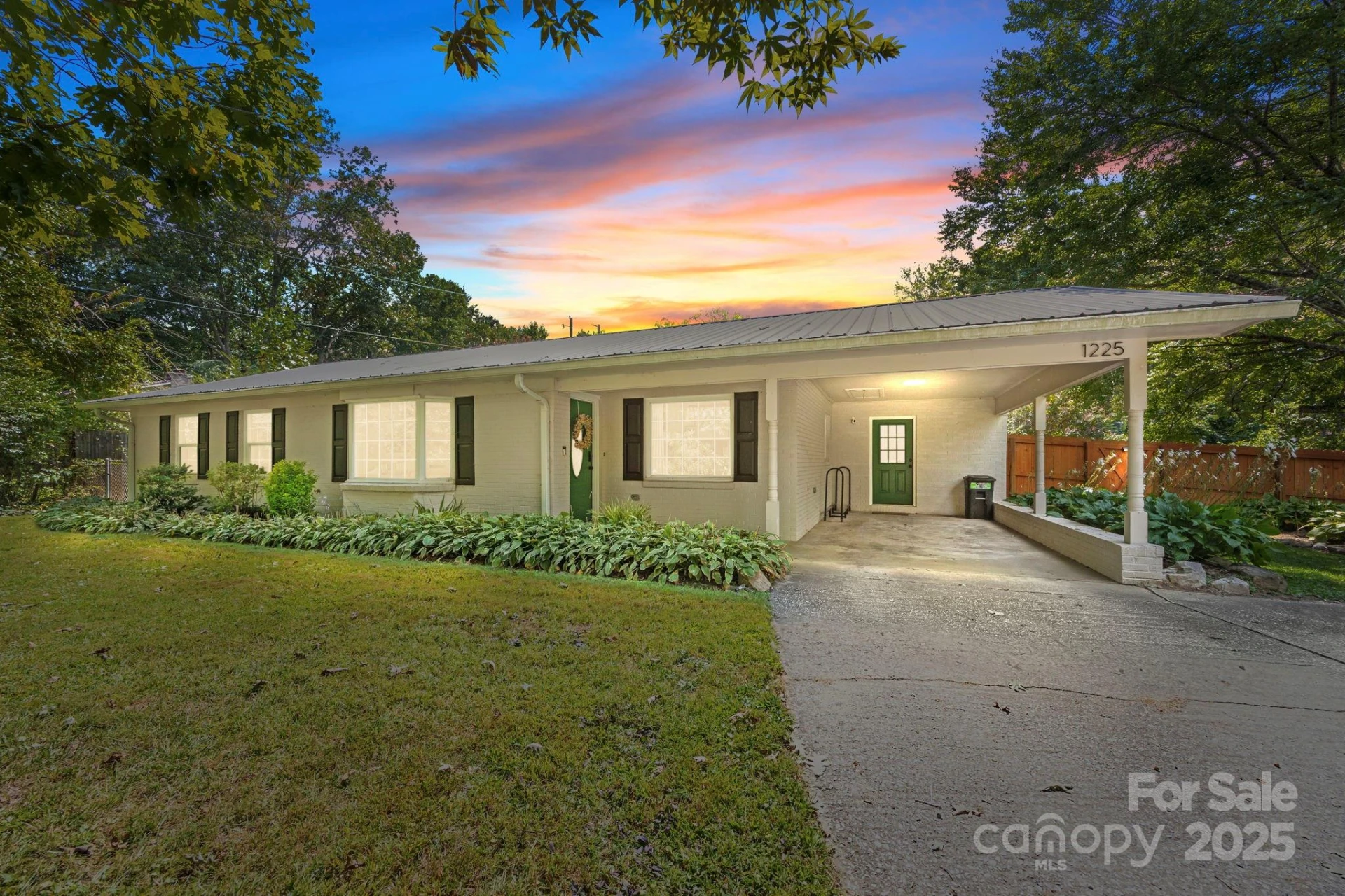 1225 Gilbert Street - Photo 4