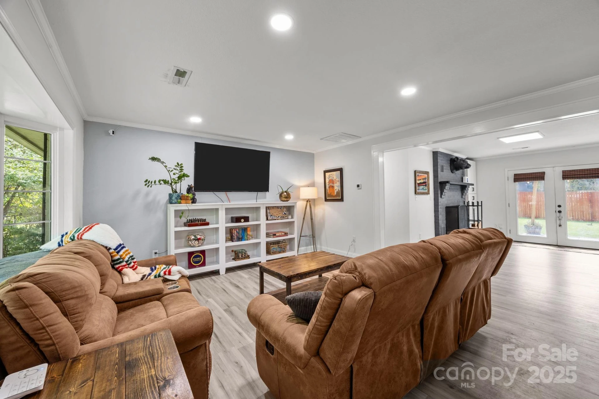 1225 Gilbert Street - Photo 9