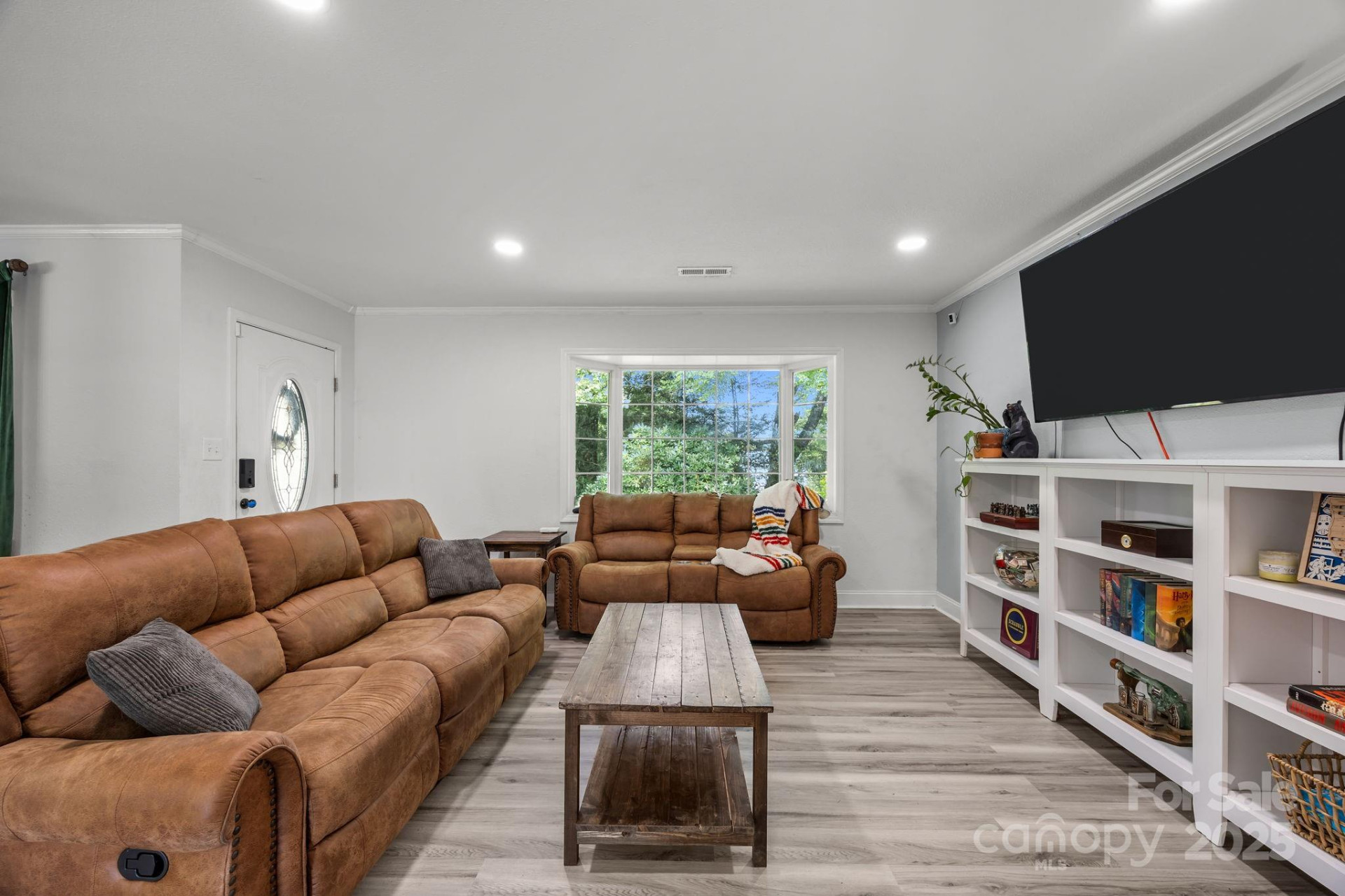 1225 Gilbert Street - Photo 10