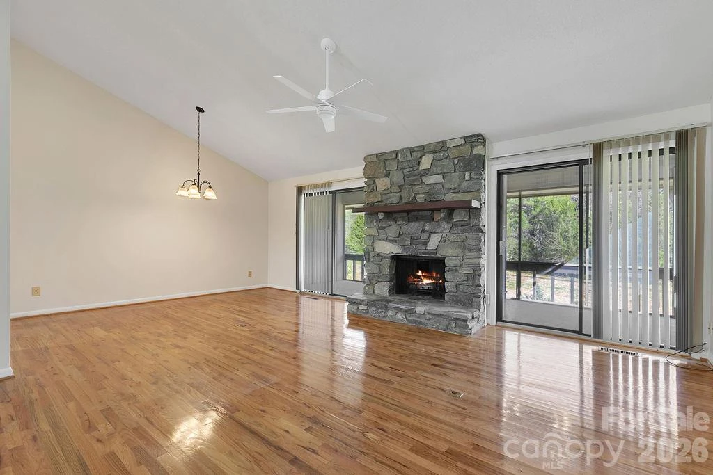 157 Glen Cannon Point #3 - Photo 5
