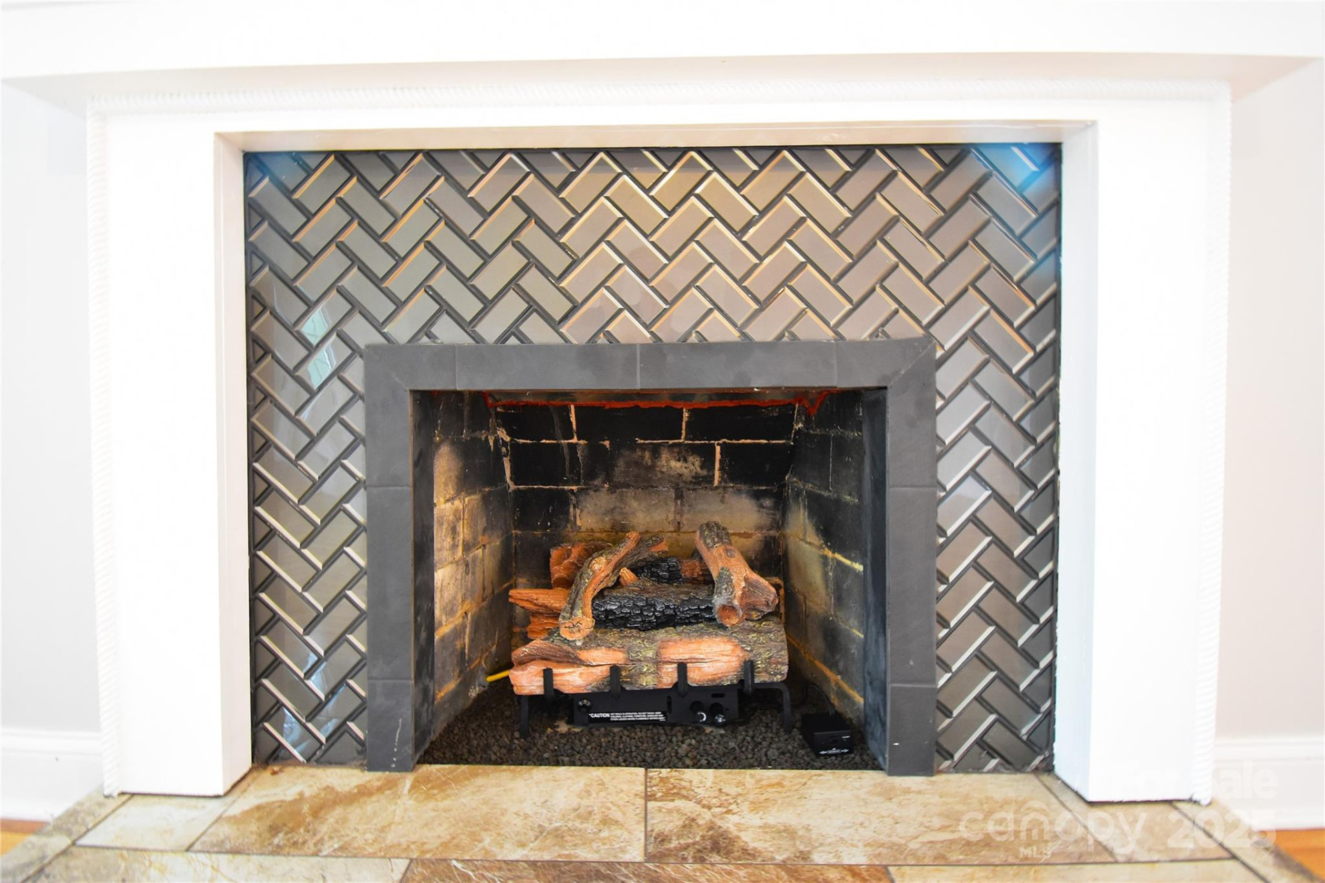 223 Main Street - Photo 3