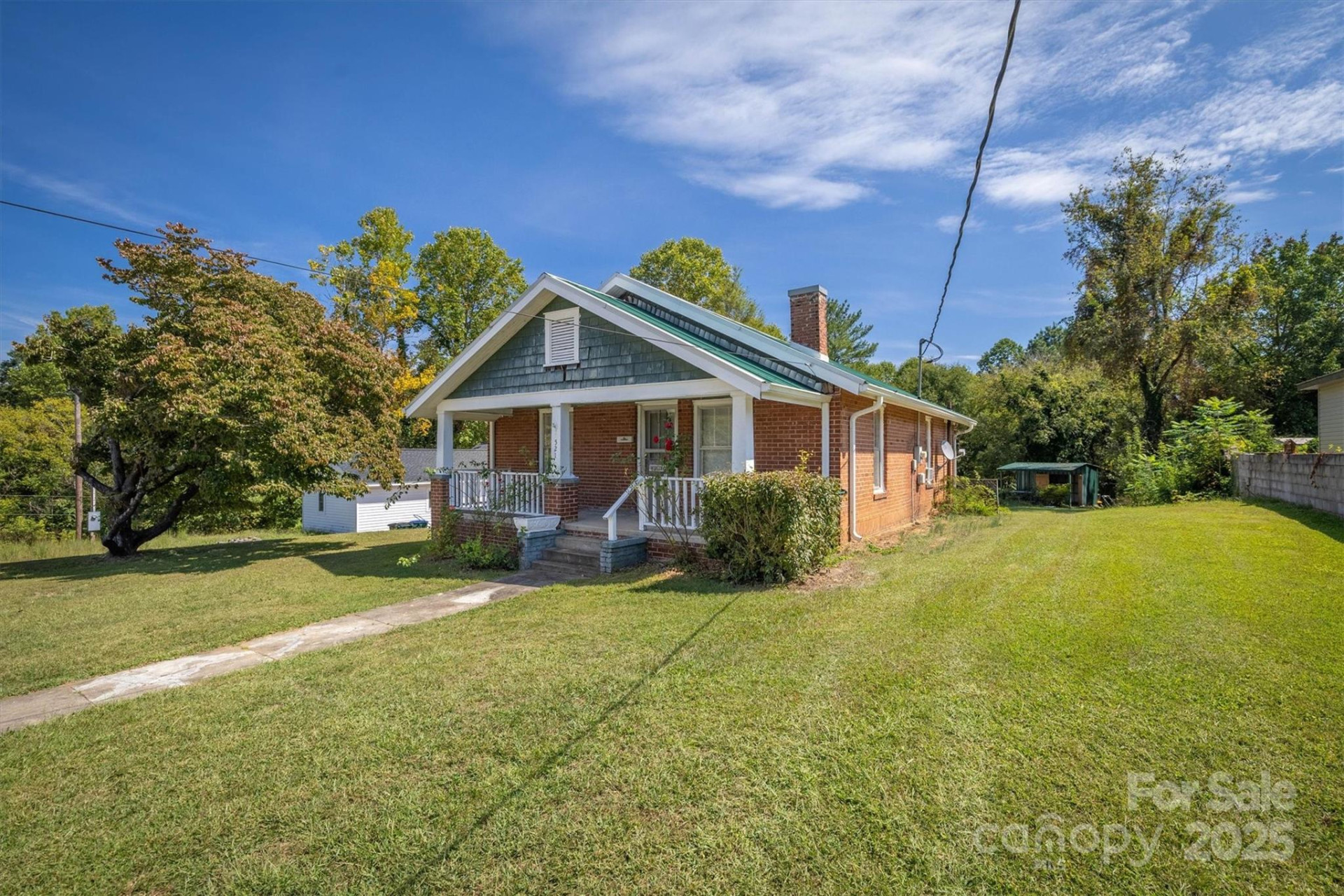 521 Praley Street - Photo 2