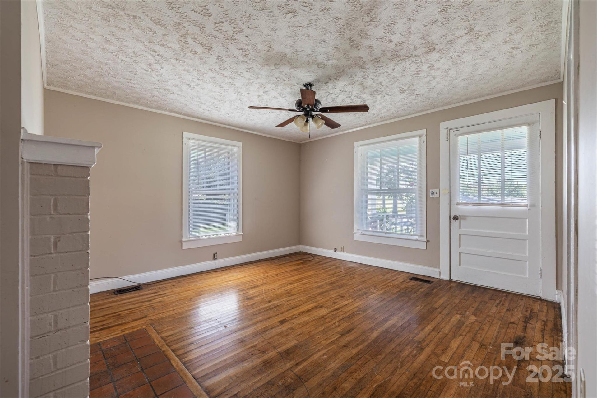 521 Praley Street - Photo 6