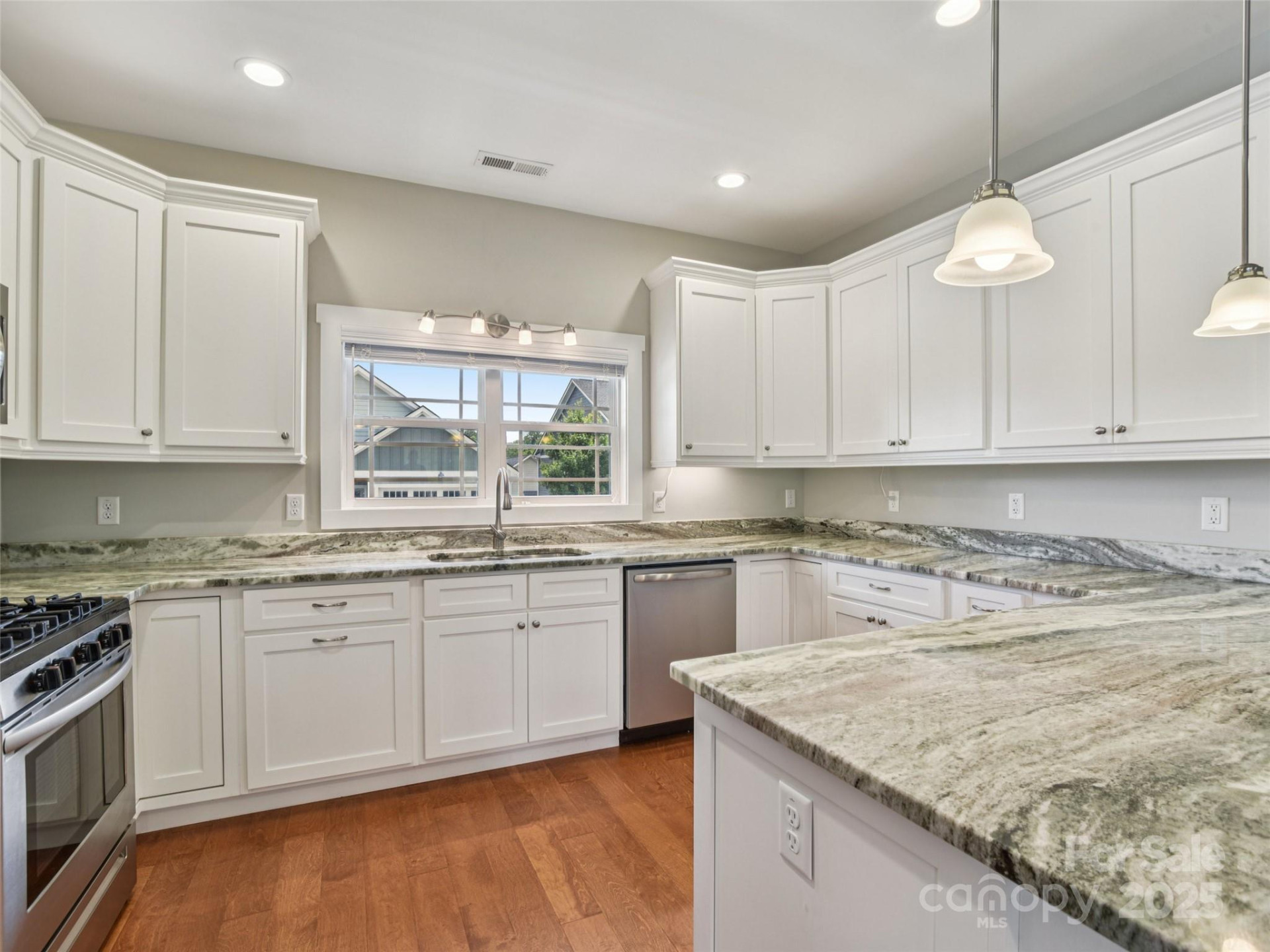 64 Leyland Circle - Photo 12