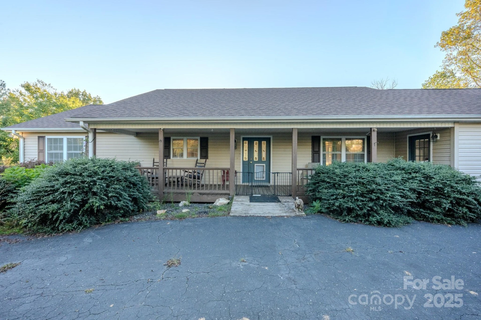 565 Overlook Drive