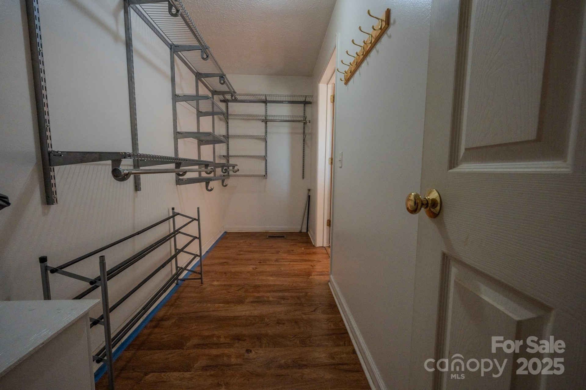 565 Overlook Drive - Photo 18