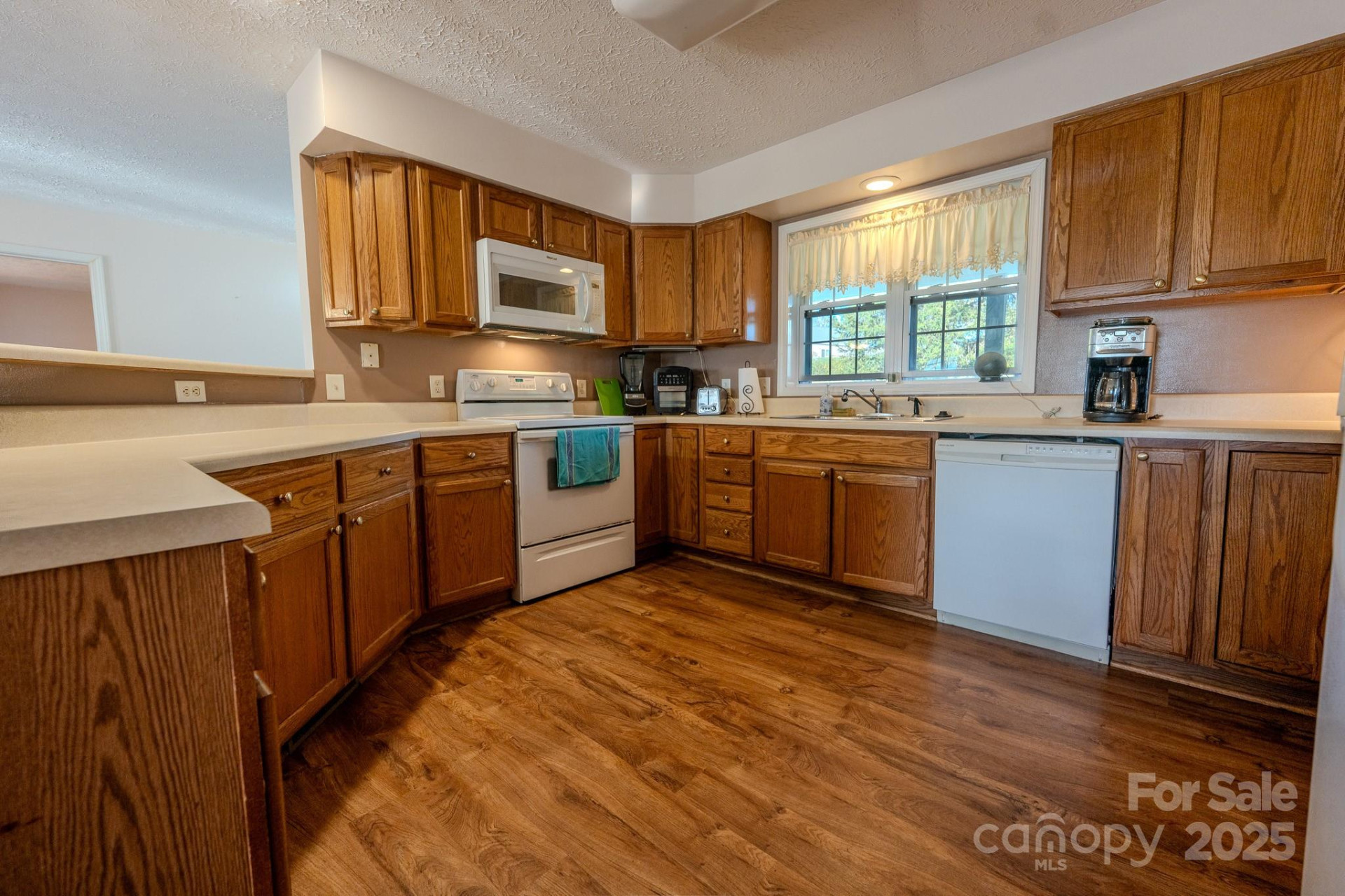 565 Overlook Drive - Photo 28