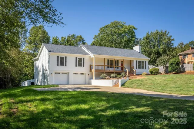 2912 Woodstream Drive