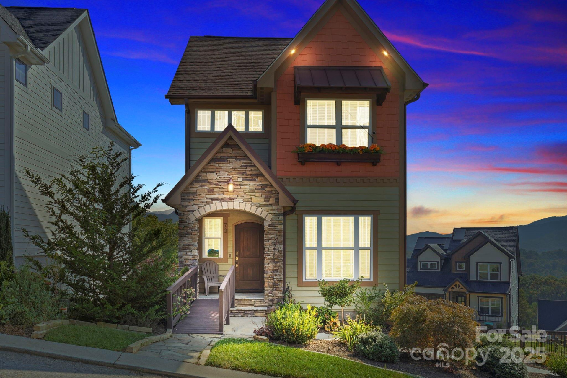 70 Tudor Way - Photo 2