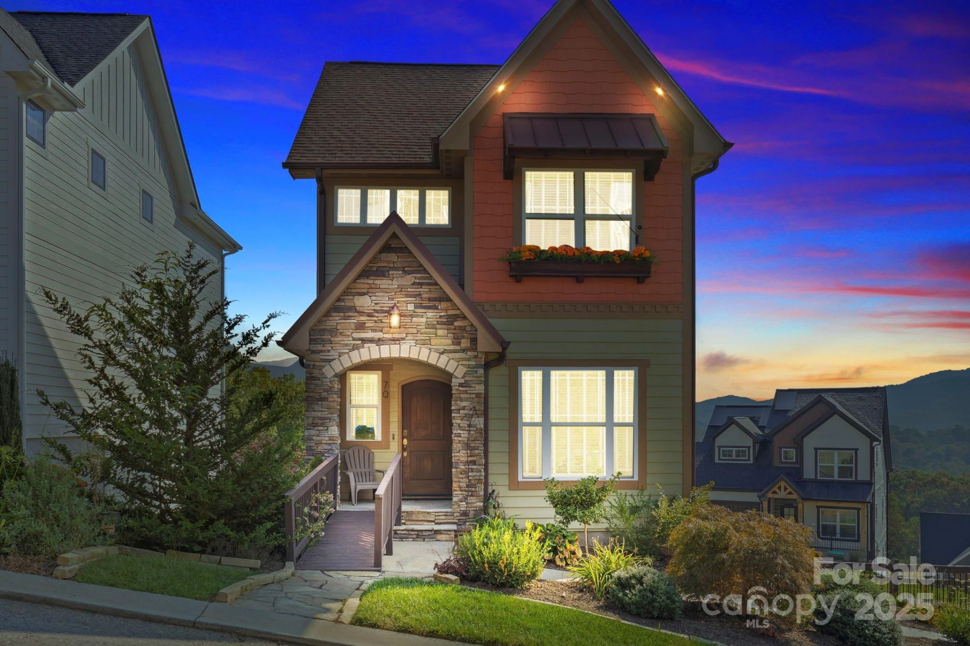 70 Tudor Way - Photo 2
