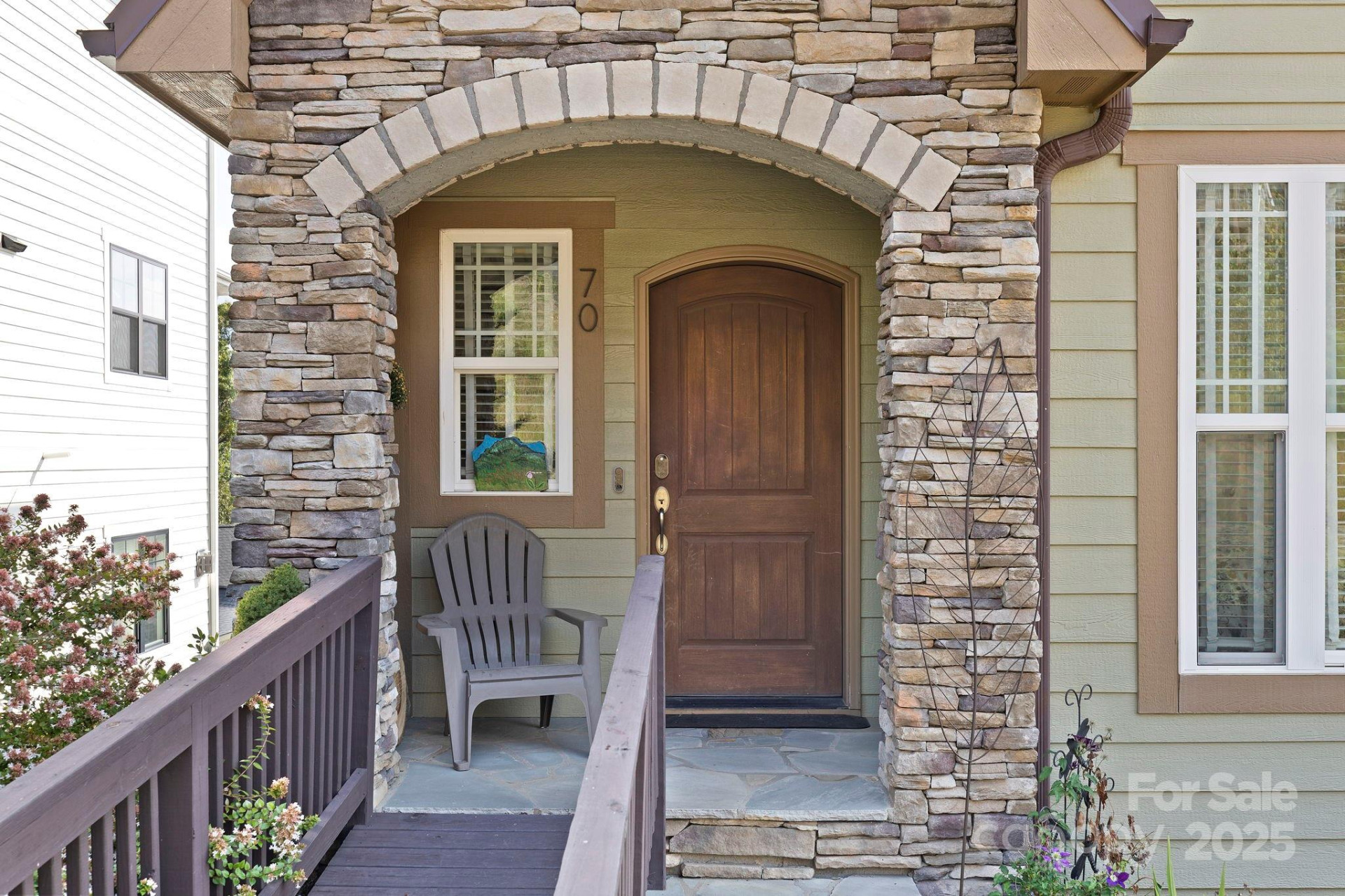 70 Tudor Way - Photo 3