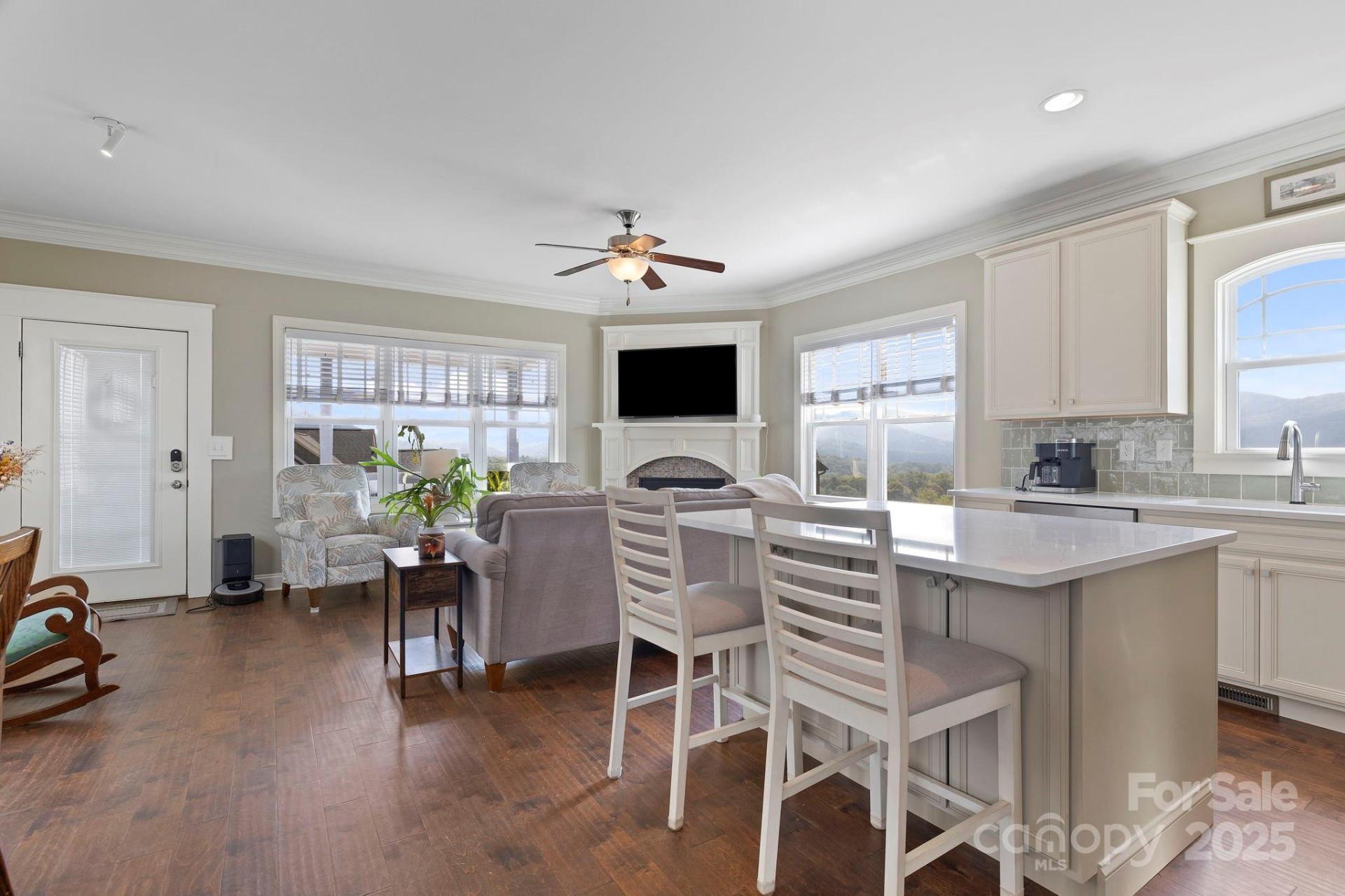 70 Tudor Way - Photo 10