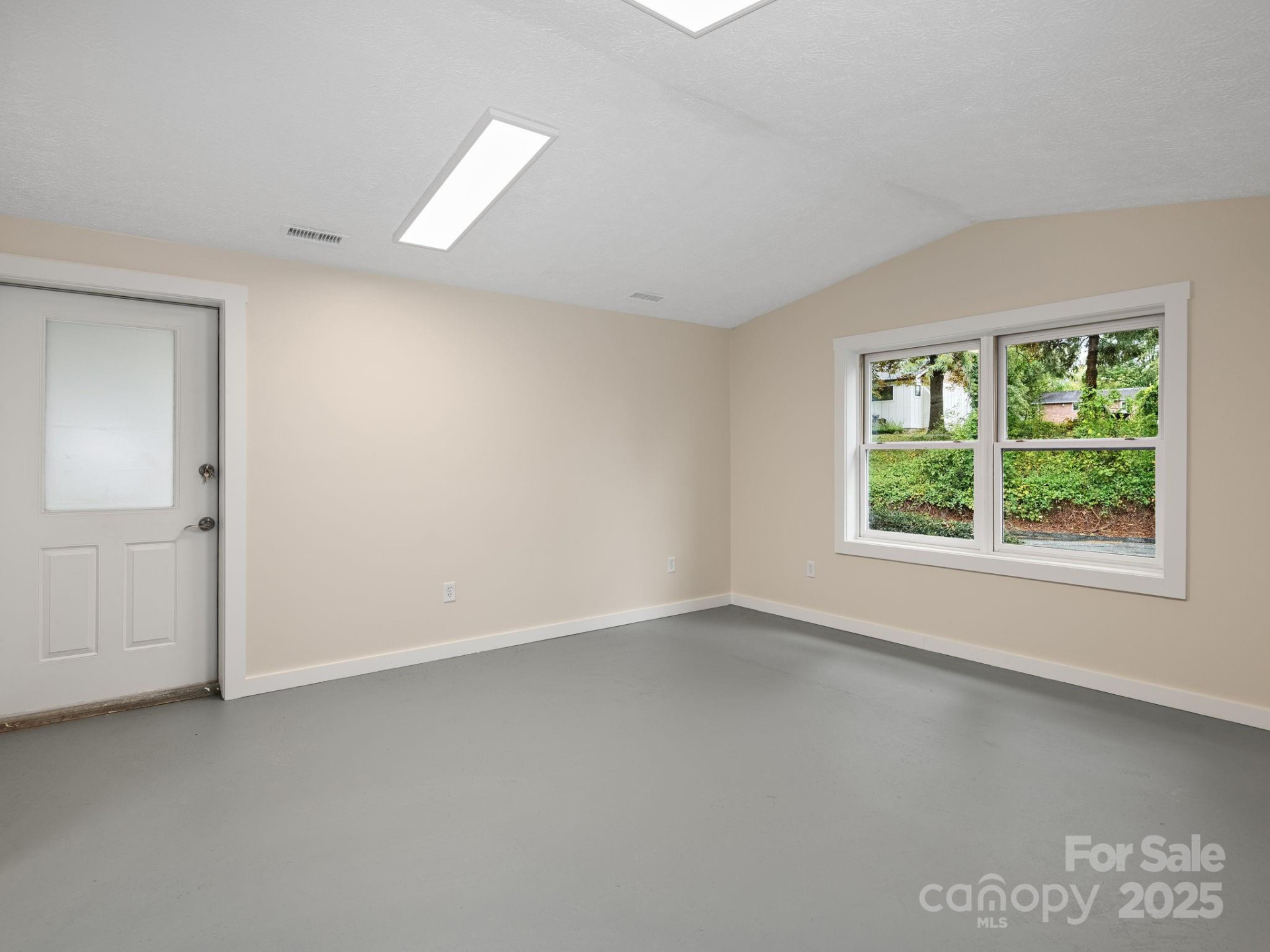 732 Jonesborough Street - Photo 5