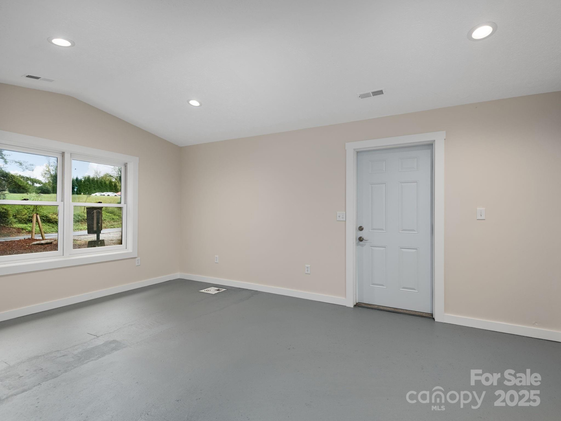 732 Jonesborough Street - Photo 9