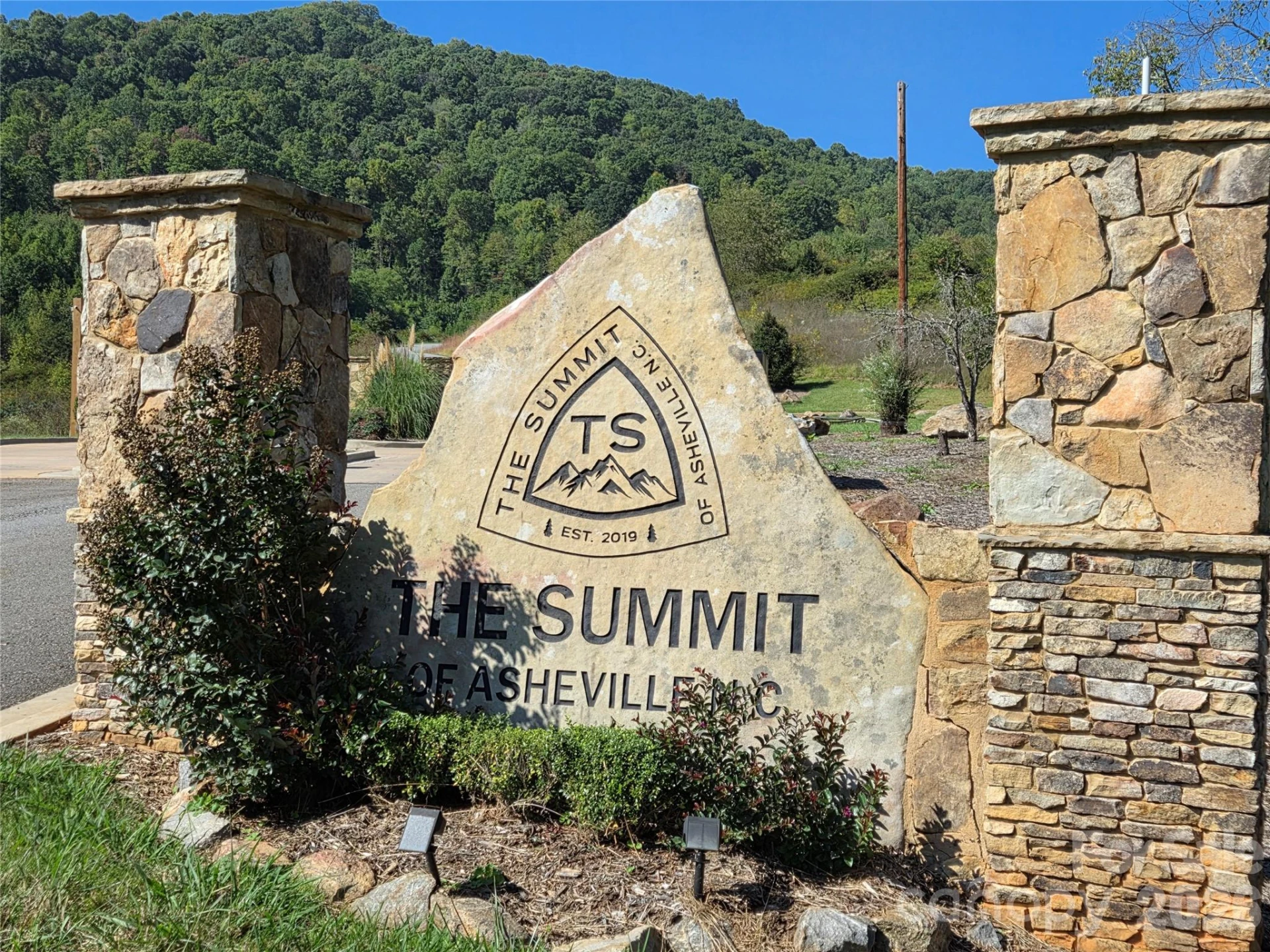 1505 Summit View Drive #20 - Photo 4