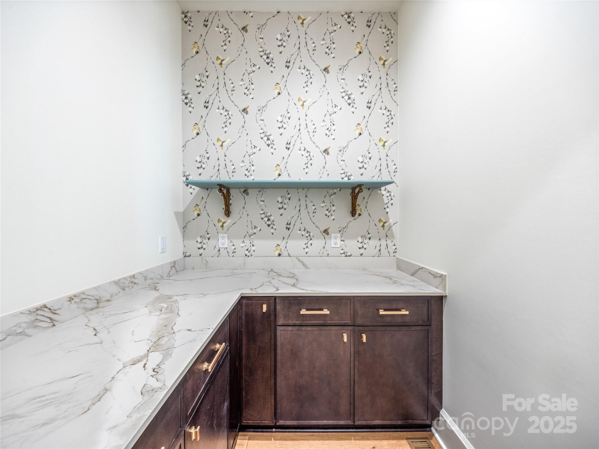 21 Evian Court - Photo 15