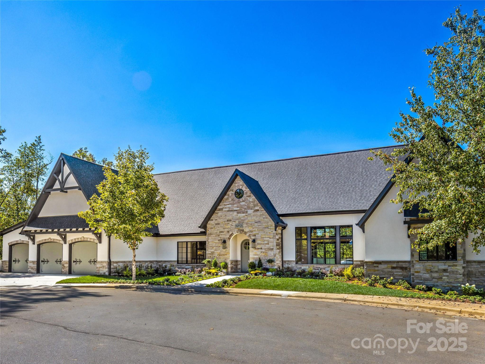 21 Evian Court - Photo 3