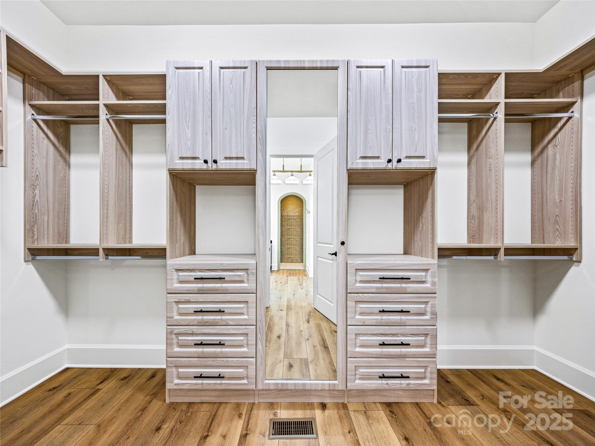 21 Evian Court - Photo 29