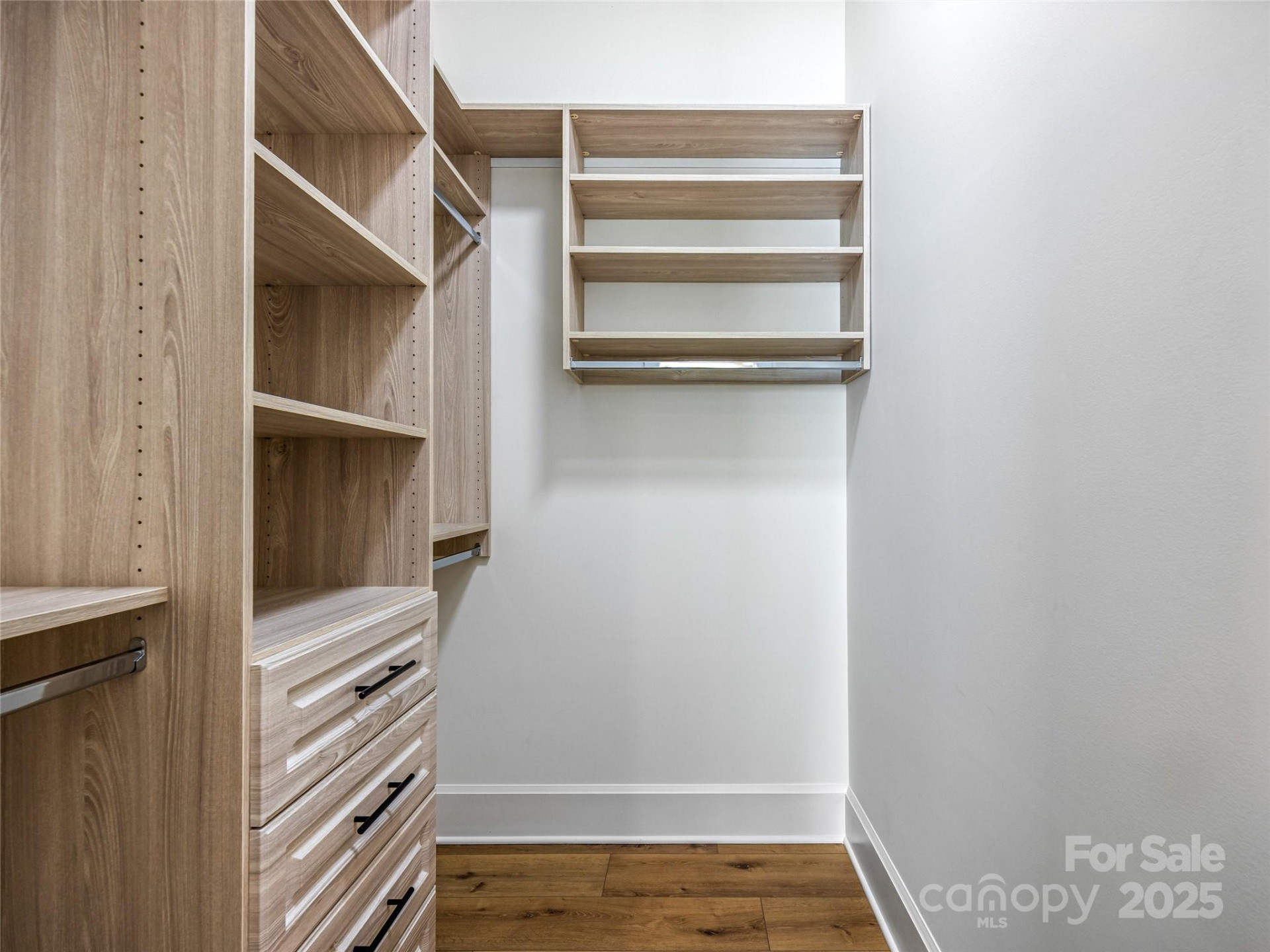 21 Evian Court - Photo 37