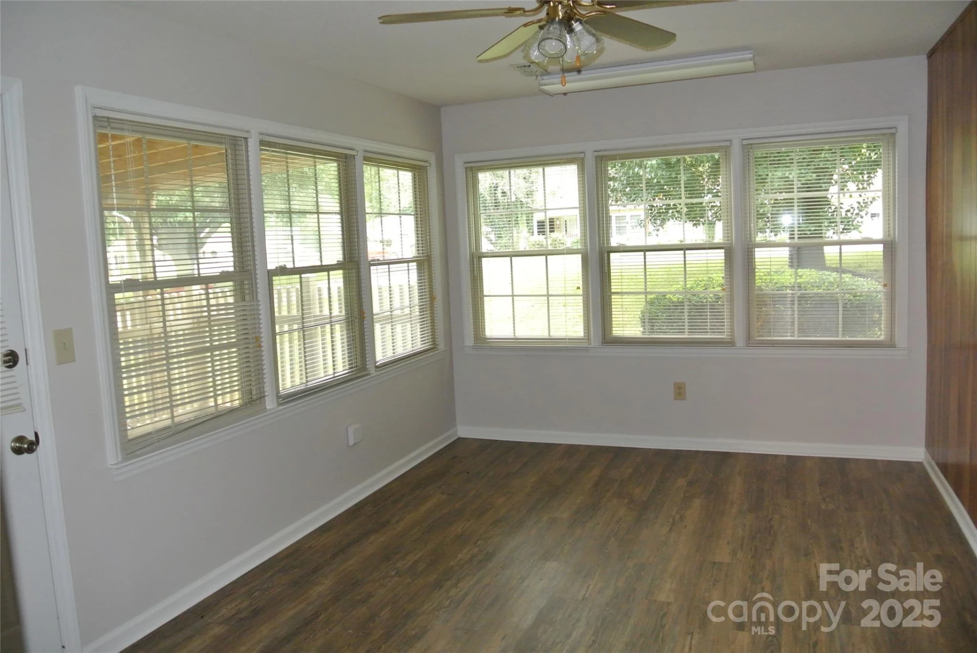 112 Holly Court - Photo 11