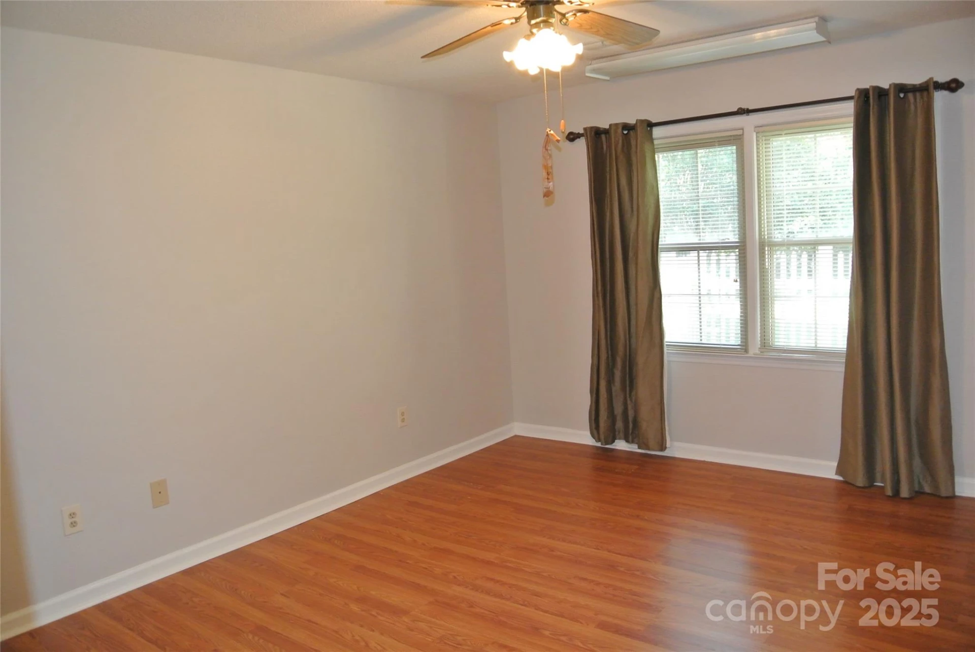 112 Holly Court - Photo 12