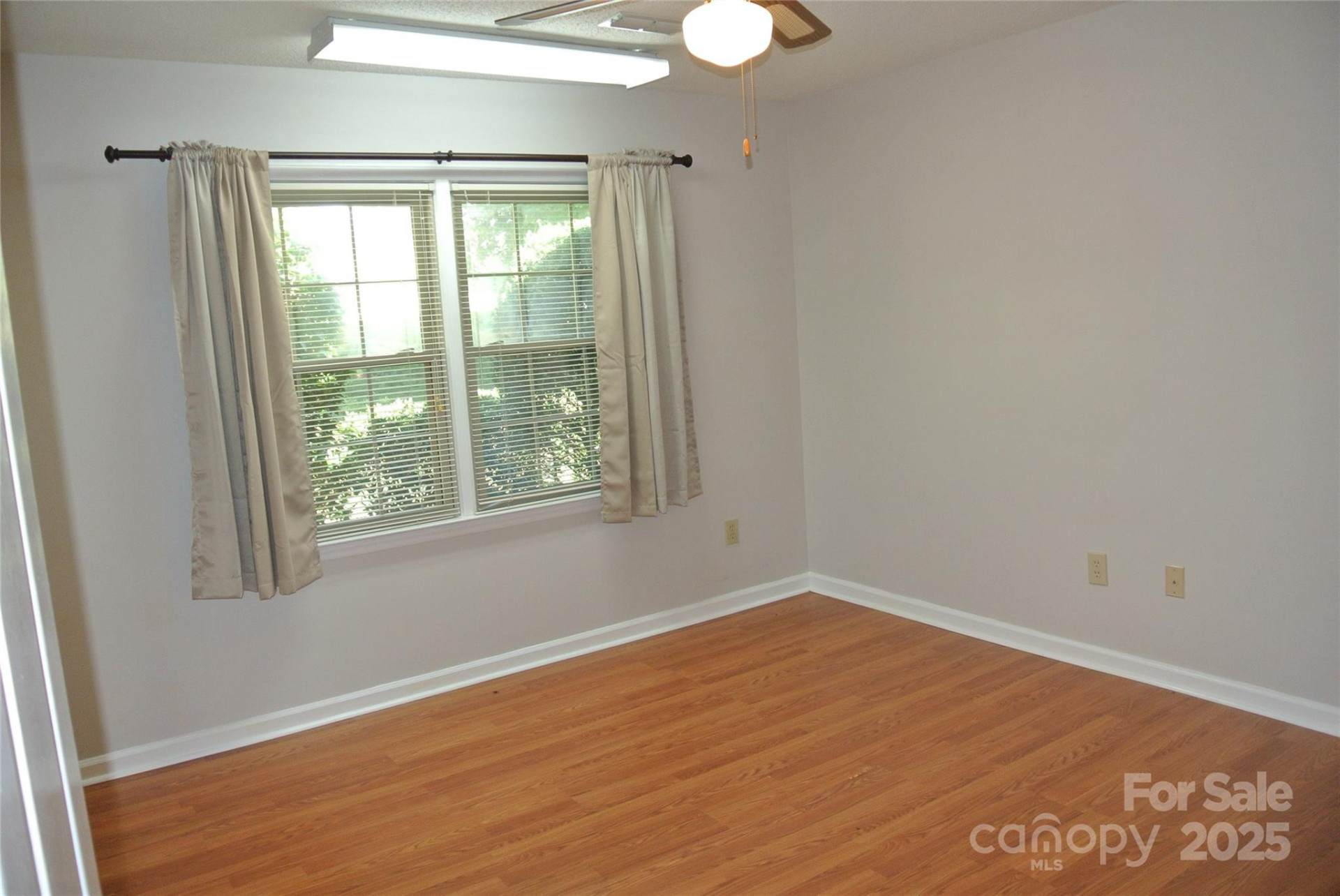 112 Holly Court - Photo 16