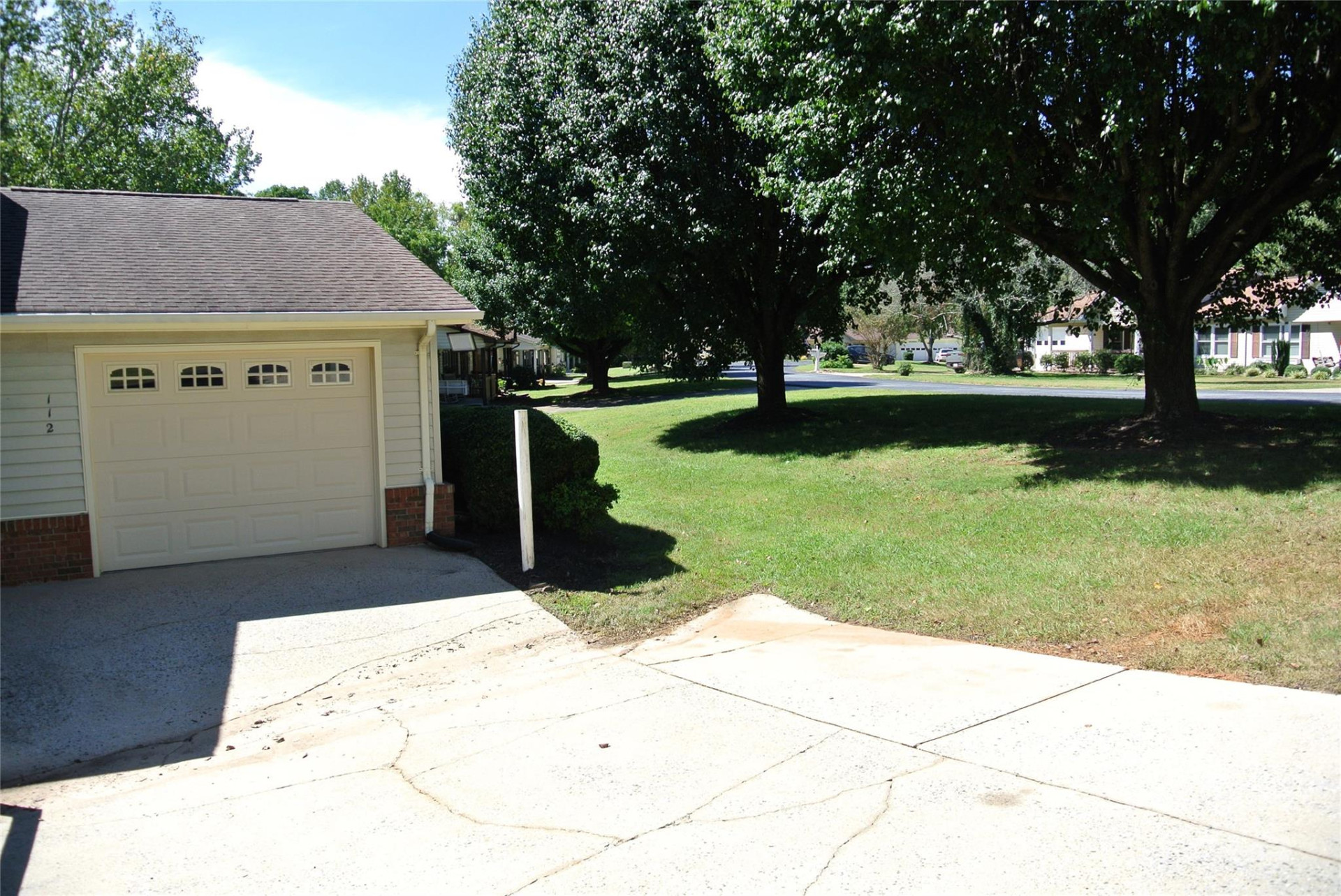 112 Holly Court - Photo 21