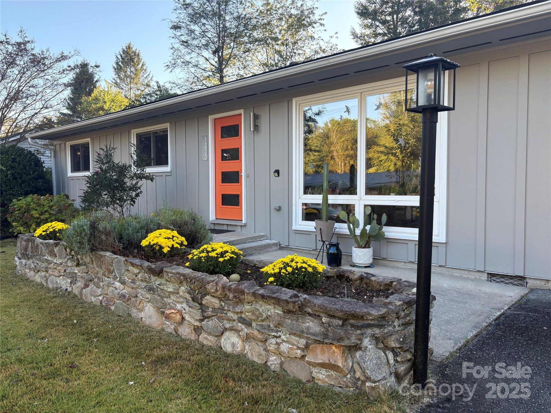 1235 Pinebrook Circle